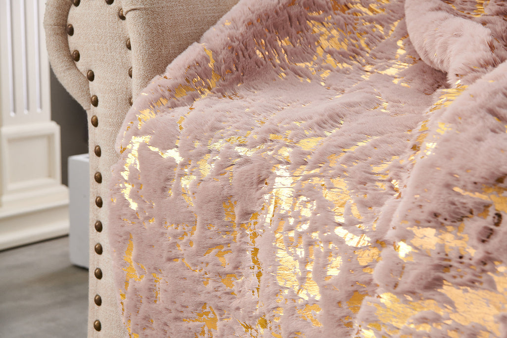 Luxury Chinchilla Faux Fur Gilded Dust Pink Throw Blanket (60' x 80')