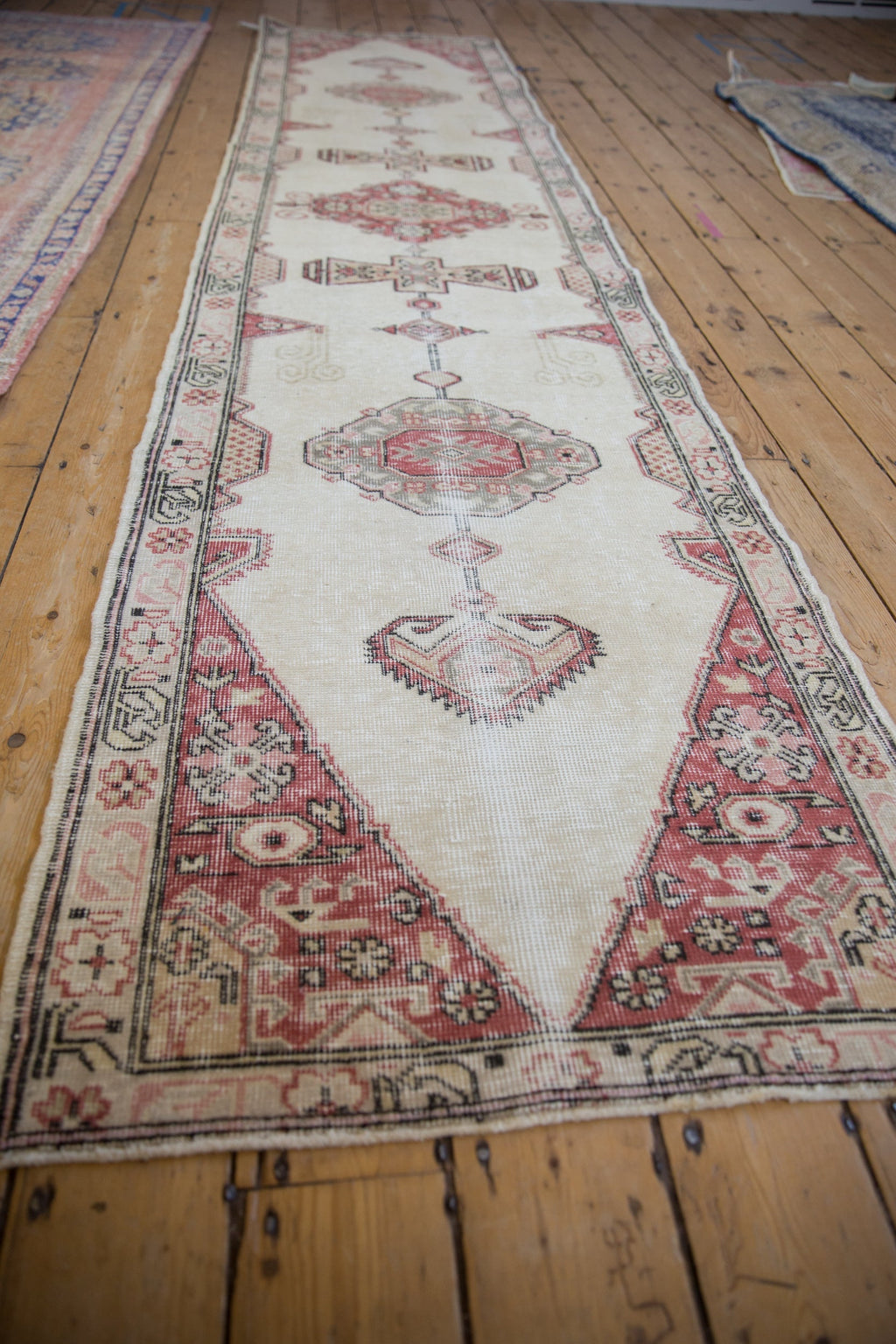 2.5x11 Vintage Distressed Sparta Rug Runner