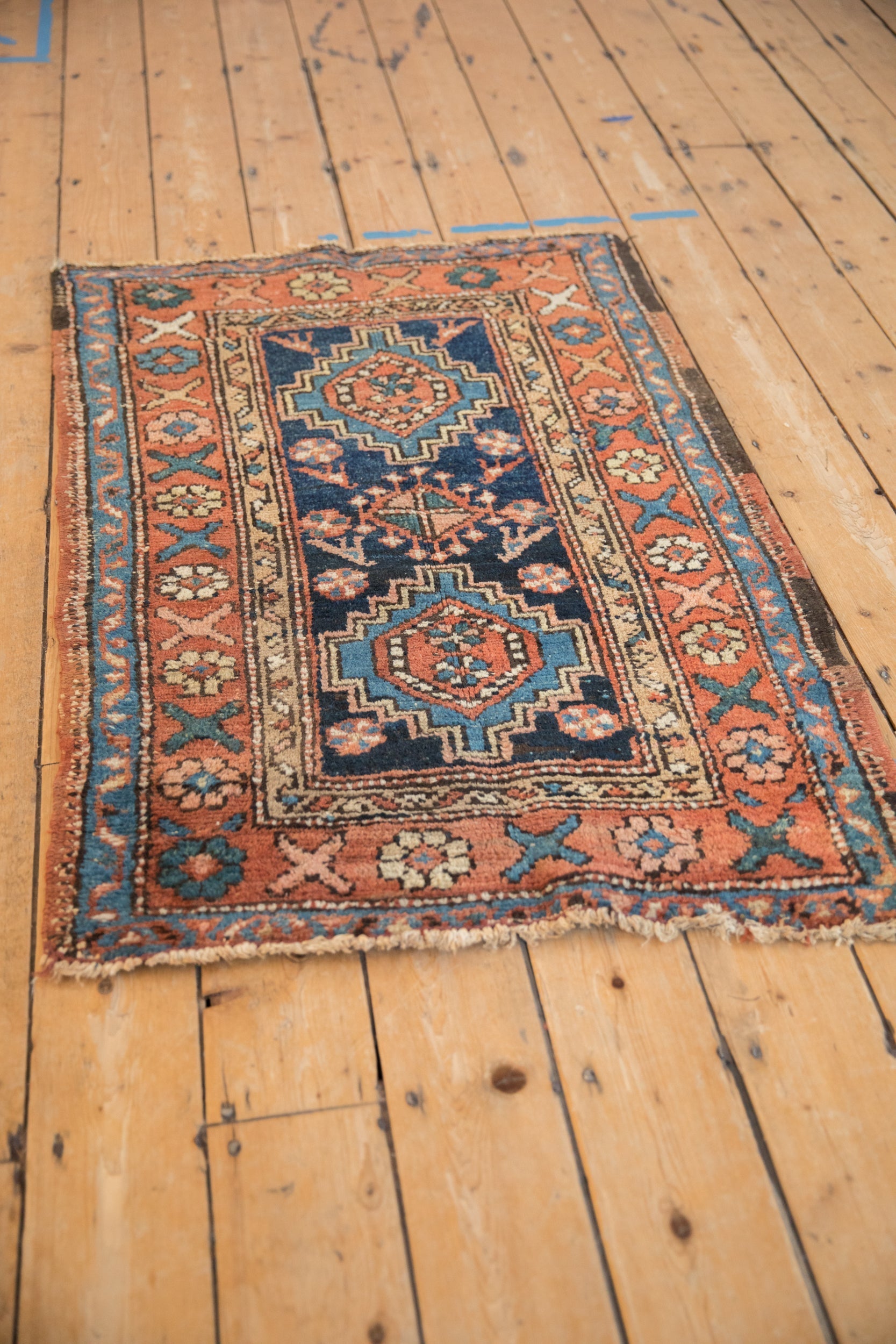 2.5x4.5 Antique Heriz Rug
