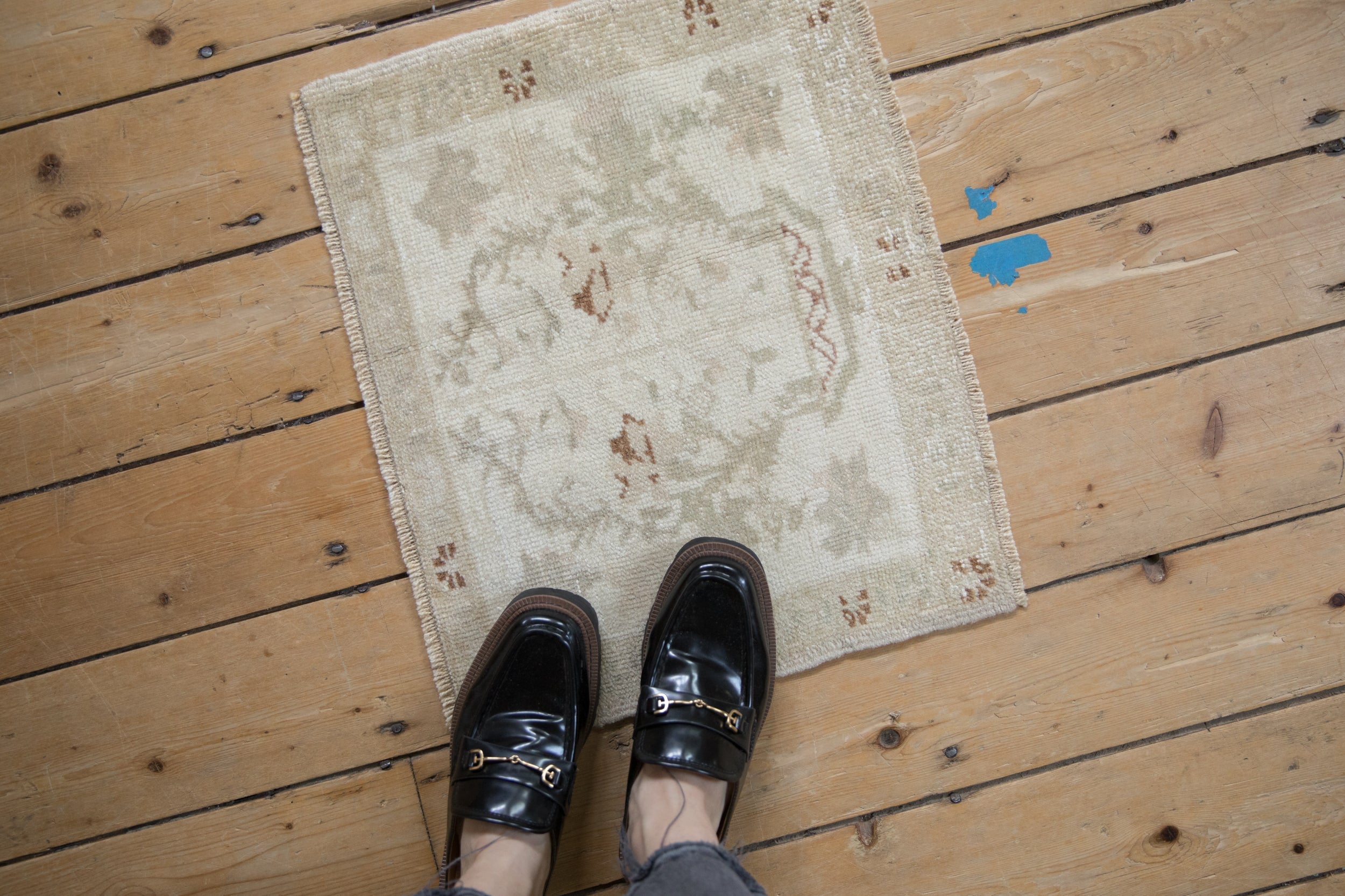 1.5x2 Vintage Distressed Oushak Square Rug Mat