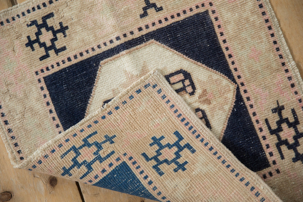 1.5x2 Vintage Distressed Oushak Square Rug Mat