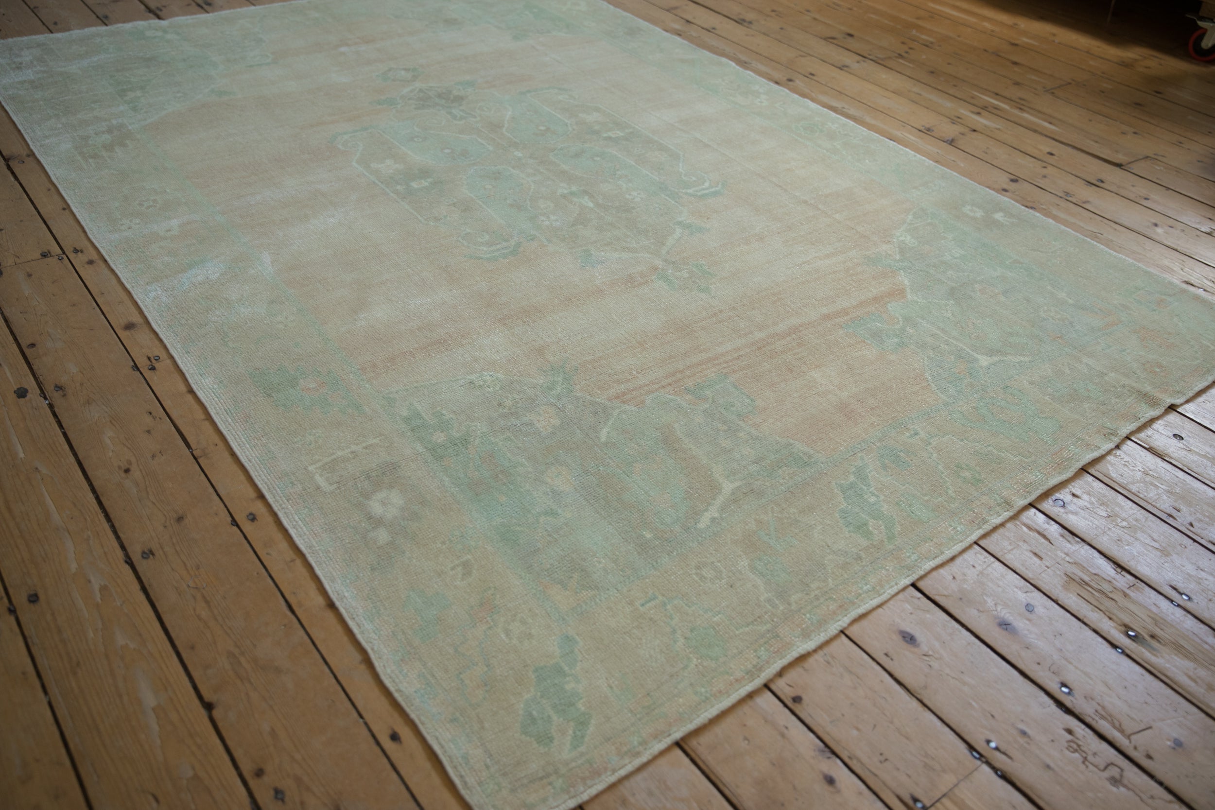 5.5x8.5 Vintage Distressed Oushak Carpet