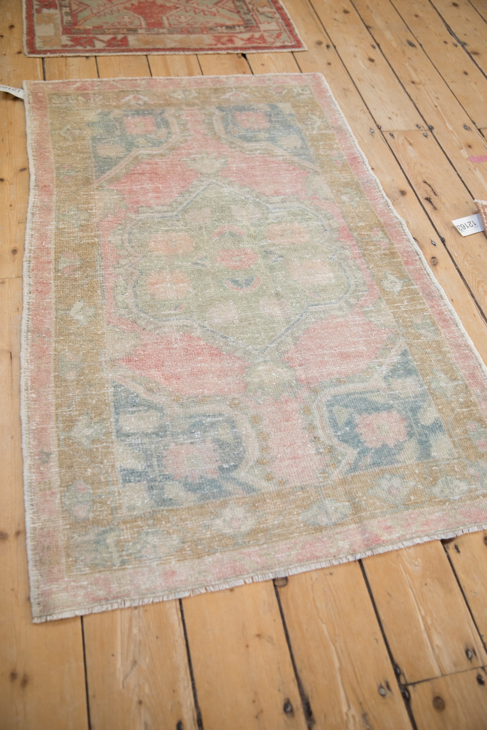 2.5x4.5 Vintage Distressed Oushak Rug