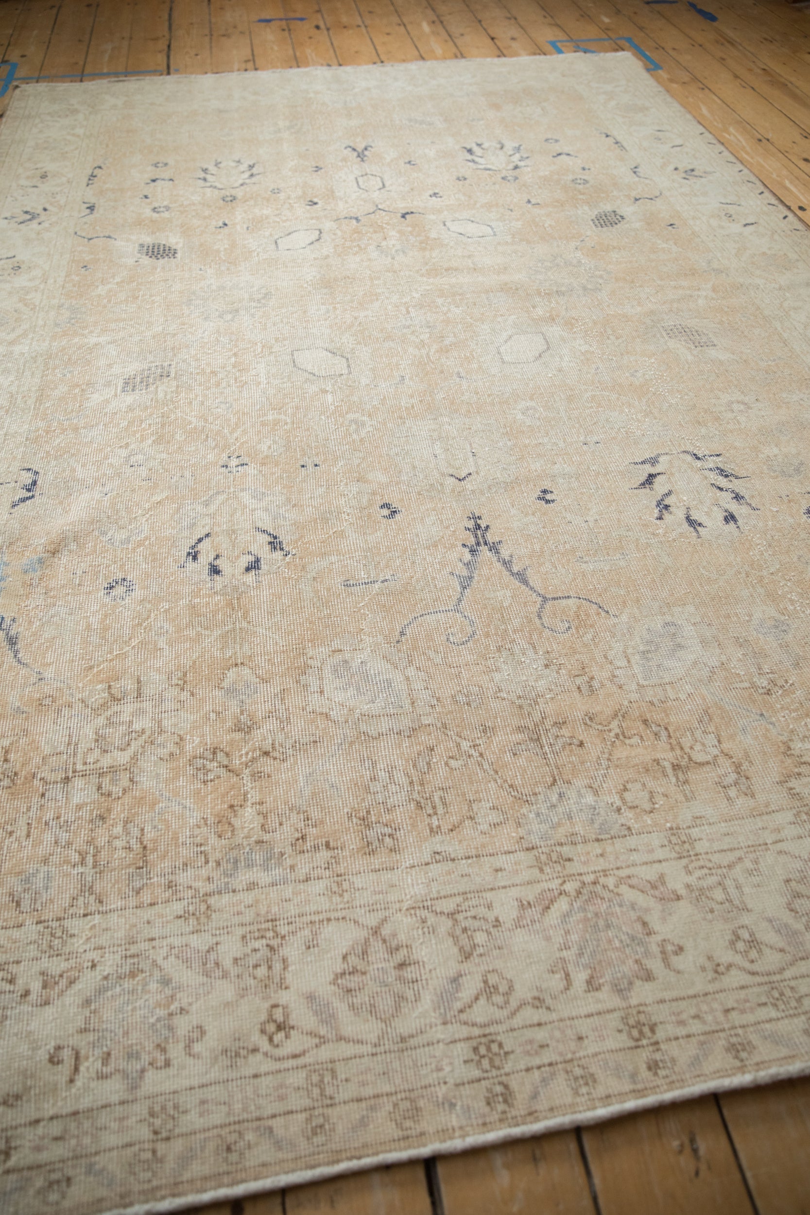 6.5x10 Vintage Distressed Sparta Carpet