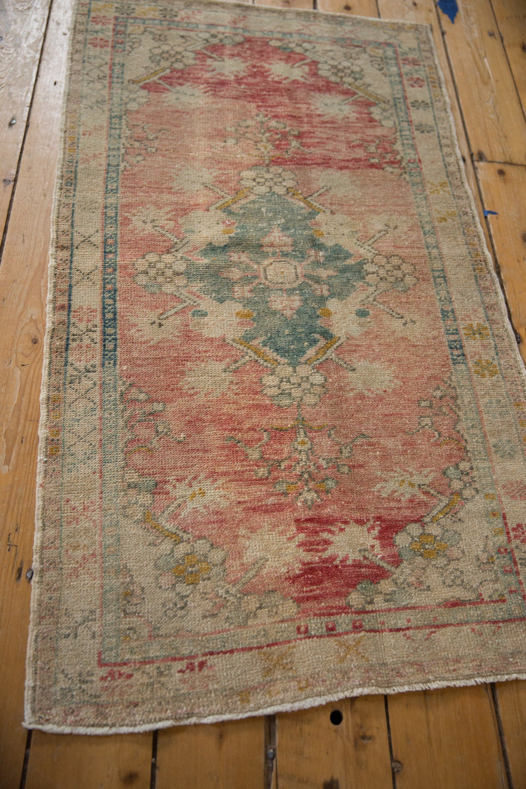 2.5x4.5 Vintage Distressed Oushak Rug