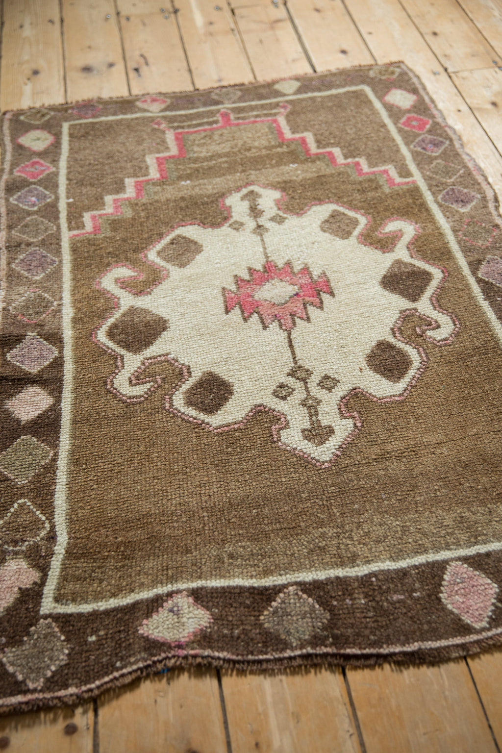 3x4.5 Vintage Distressed Kars Rug