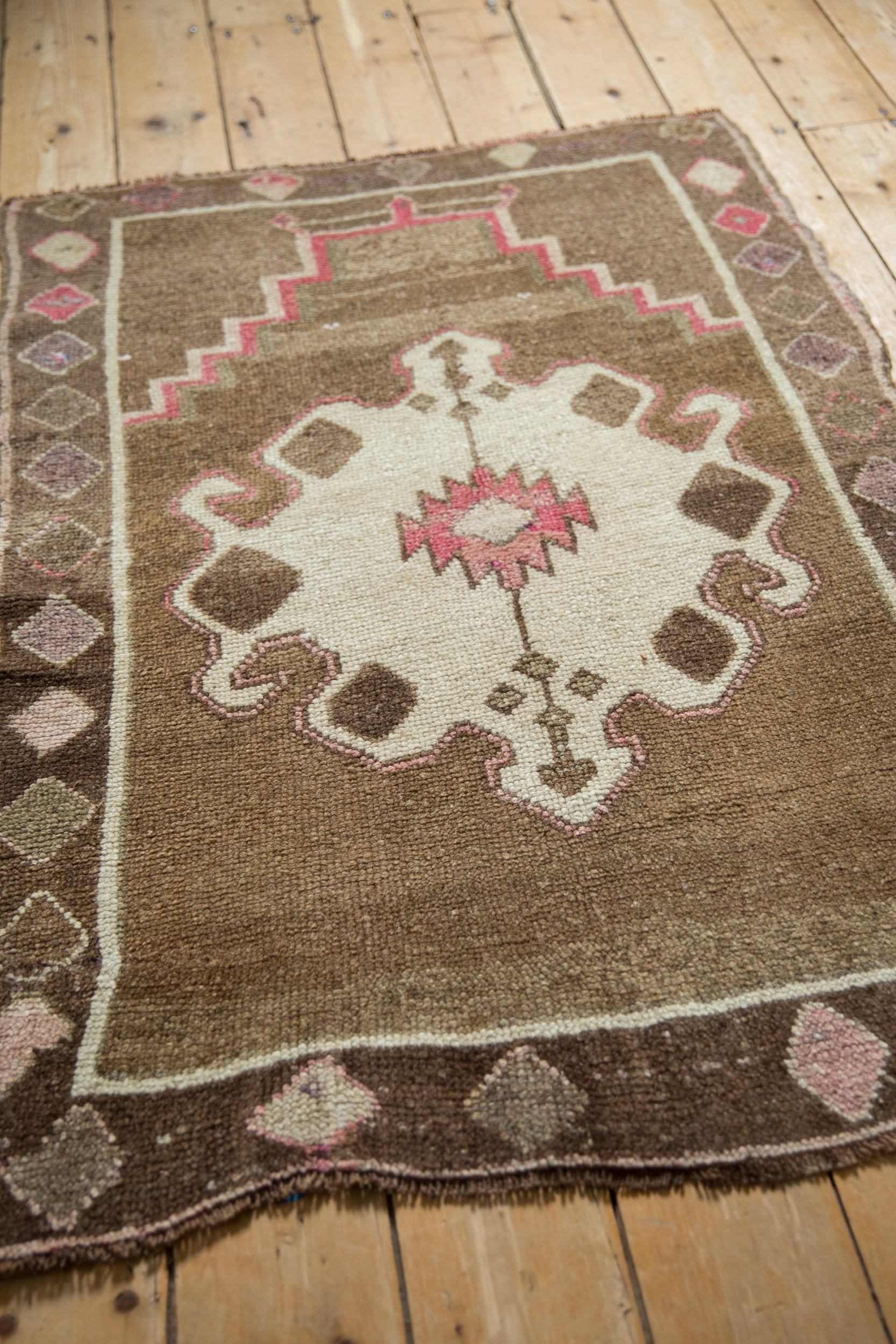 3x4.5 Vintage Distressed Kars Rug