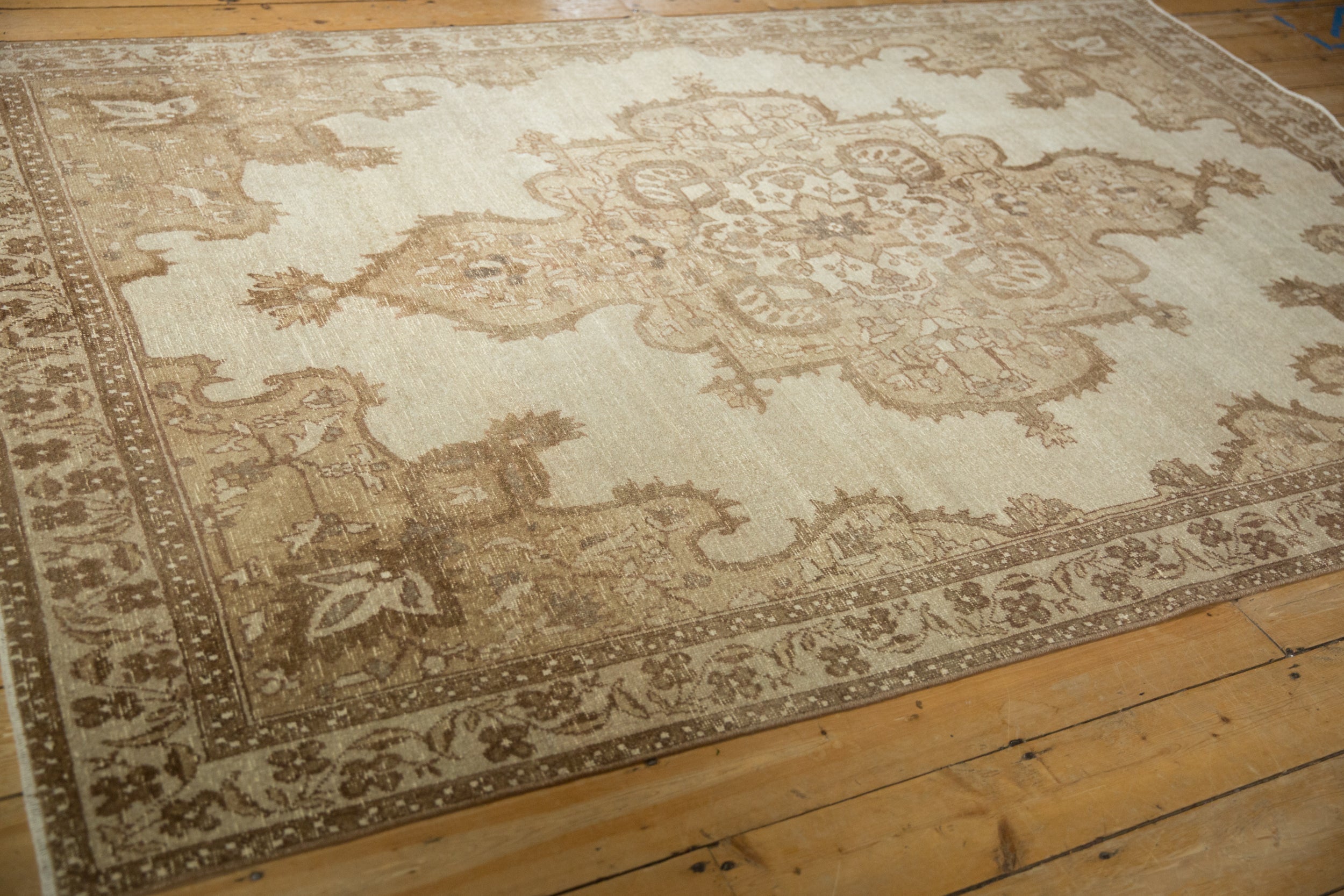 6x9 Vintage Distressed Kars Carpet