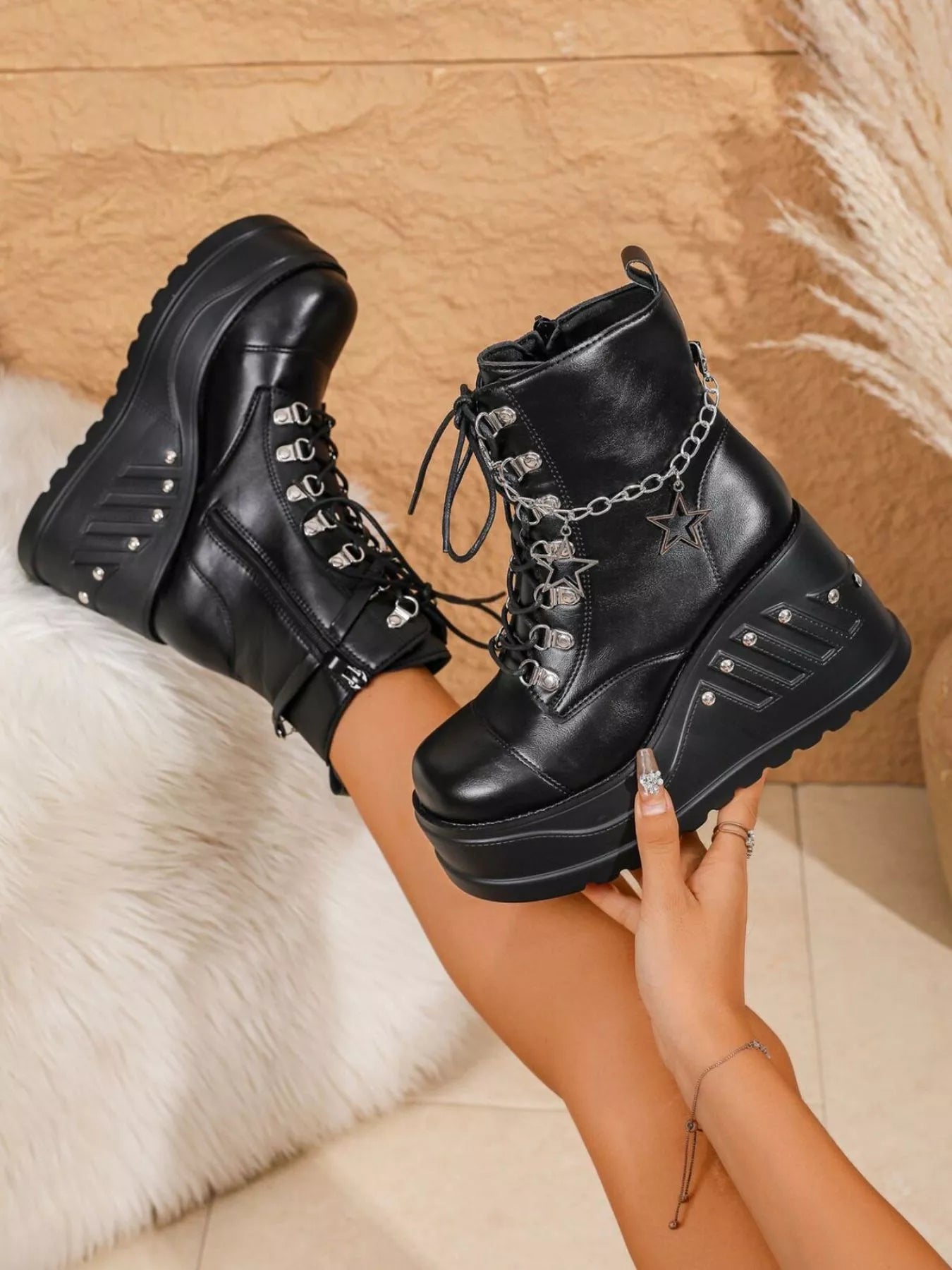 Round Toe Platform Wedge Boots