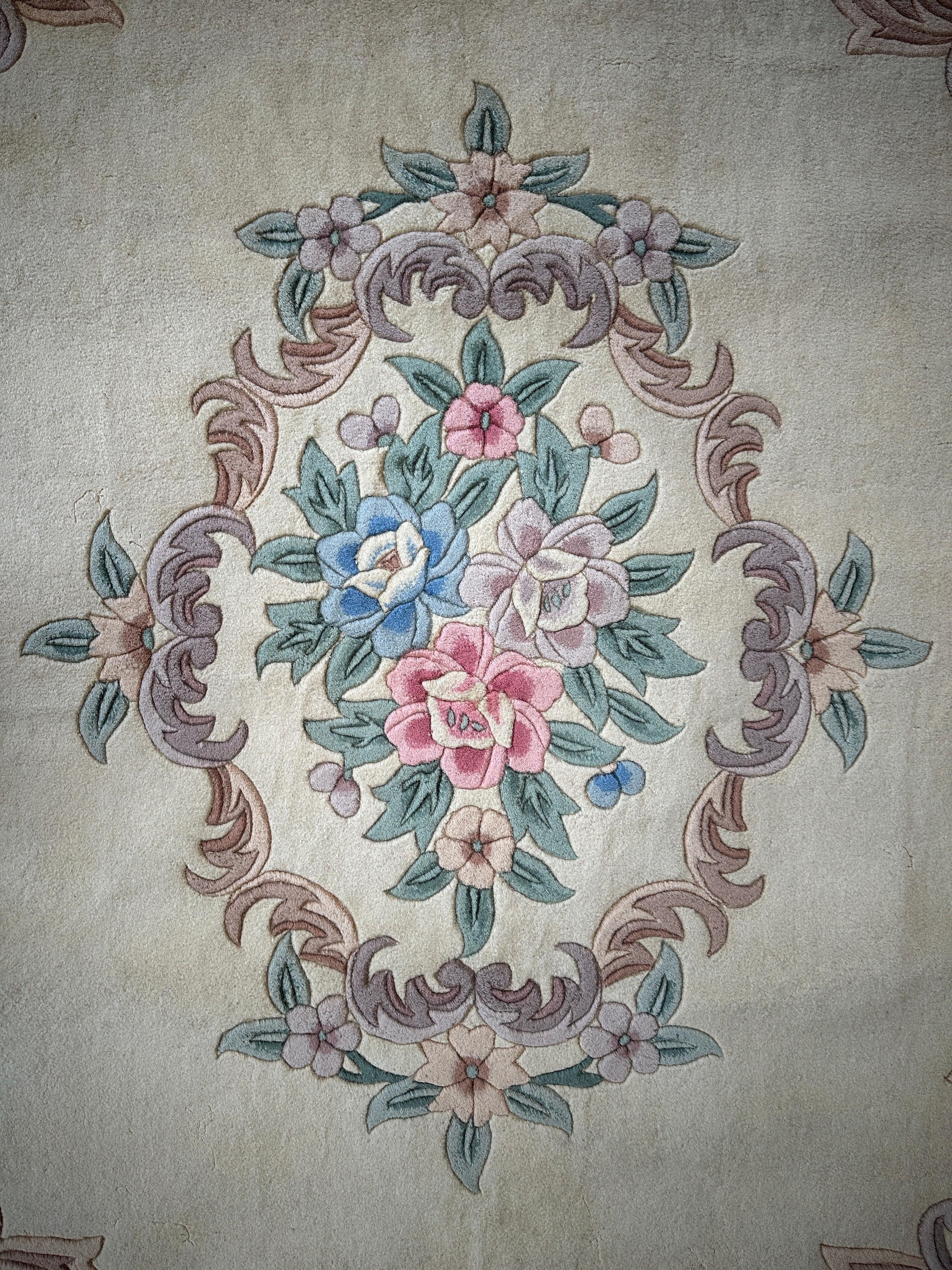 Hand-Tufted Chinese Aubusson Wool Rug – 7'10" x 11' – Luxurious Traditional Design
