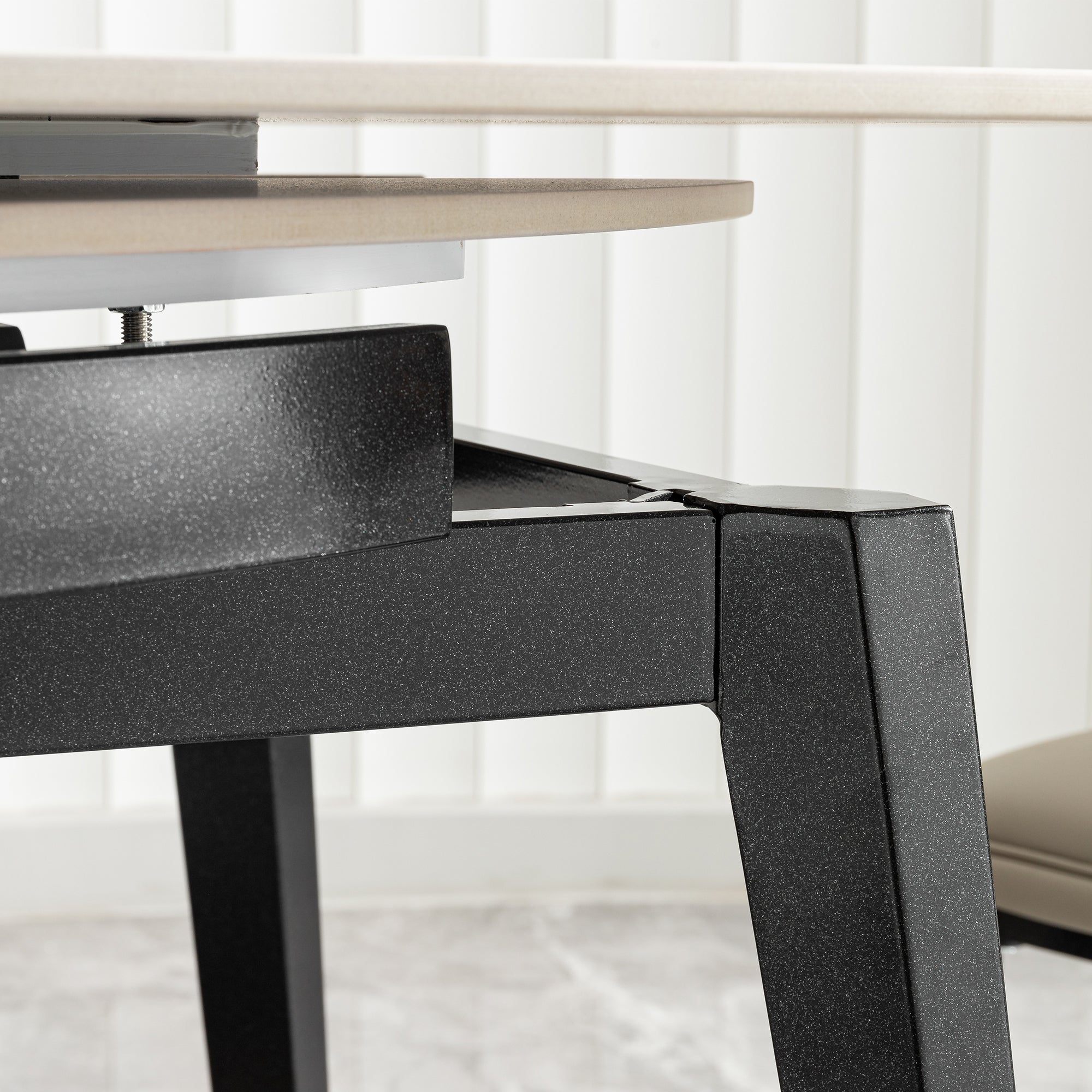 Modern Extendable Round Dining Table with Sintered Stone Top, White & Black, 33.5'' to 51.2''