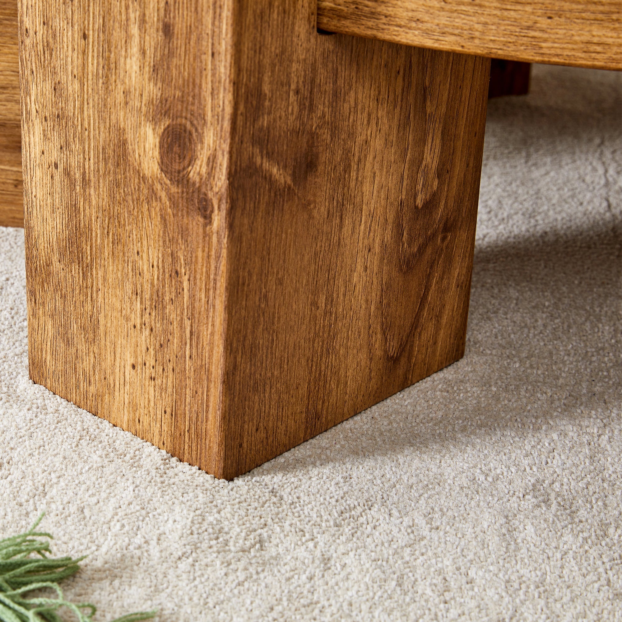 The detachable double-decker coffee table, the stylish design is more precious, and the detachable design can make the use of space more flexible and suitable for various scenes.