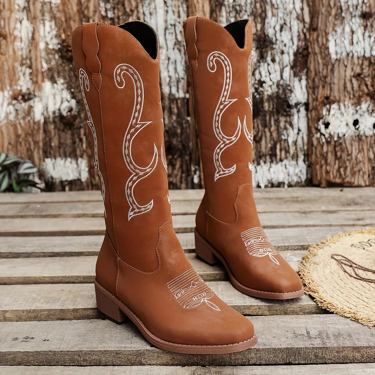 Embroidered Round Toe Block Heels Boots