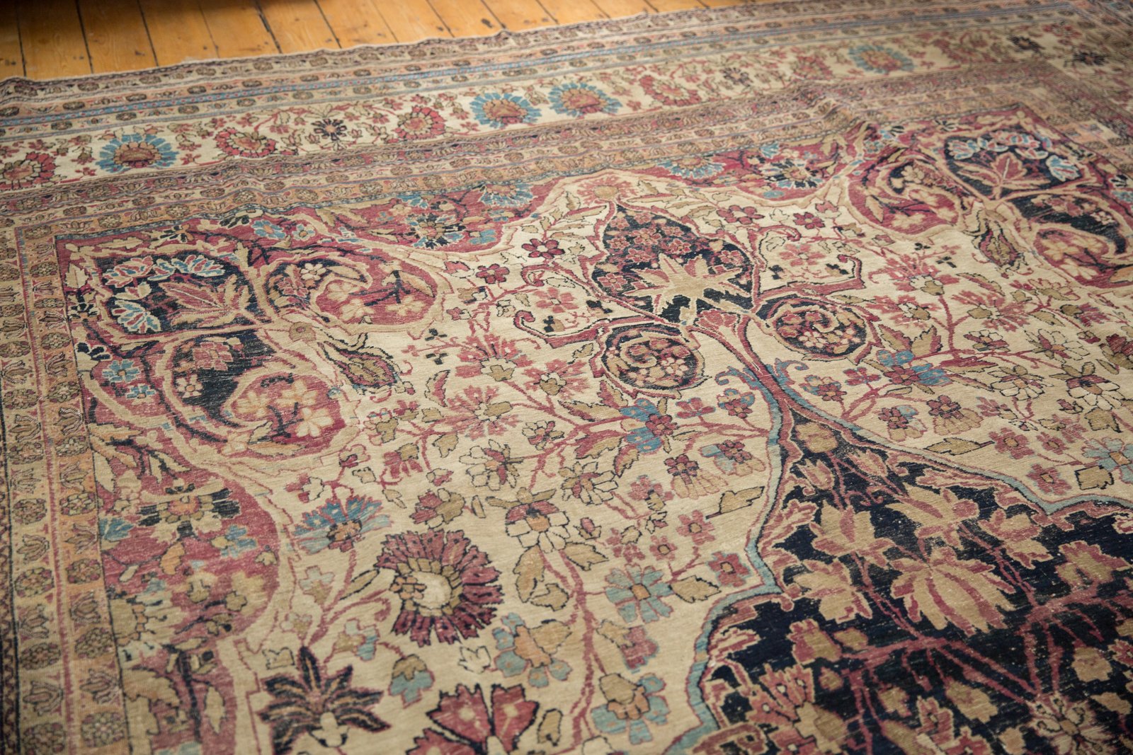 11.5x19.5 Antique Kermanshah Carpet