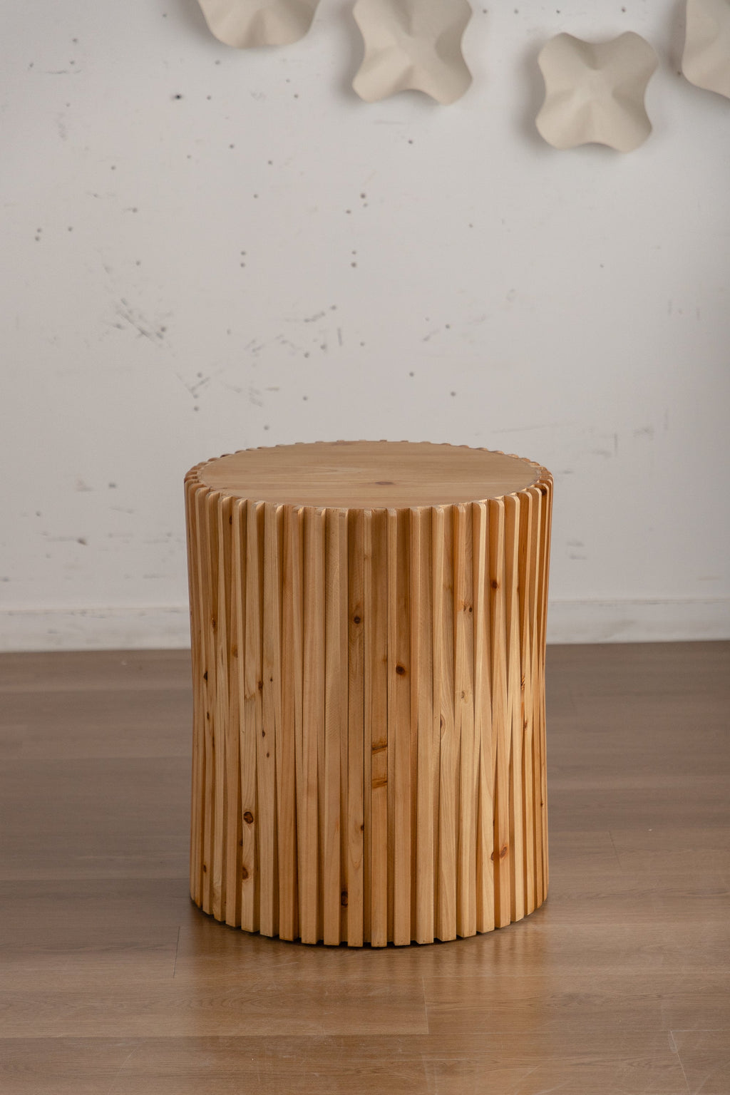 Retro Fashion Style Cylindrical Coffee Table with Vertical Texture Relief Design,Suitable for Living Room,Office,and Dining Room (Set of 2)