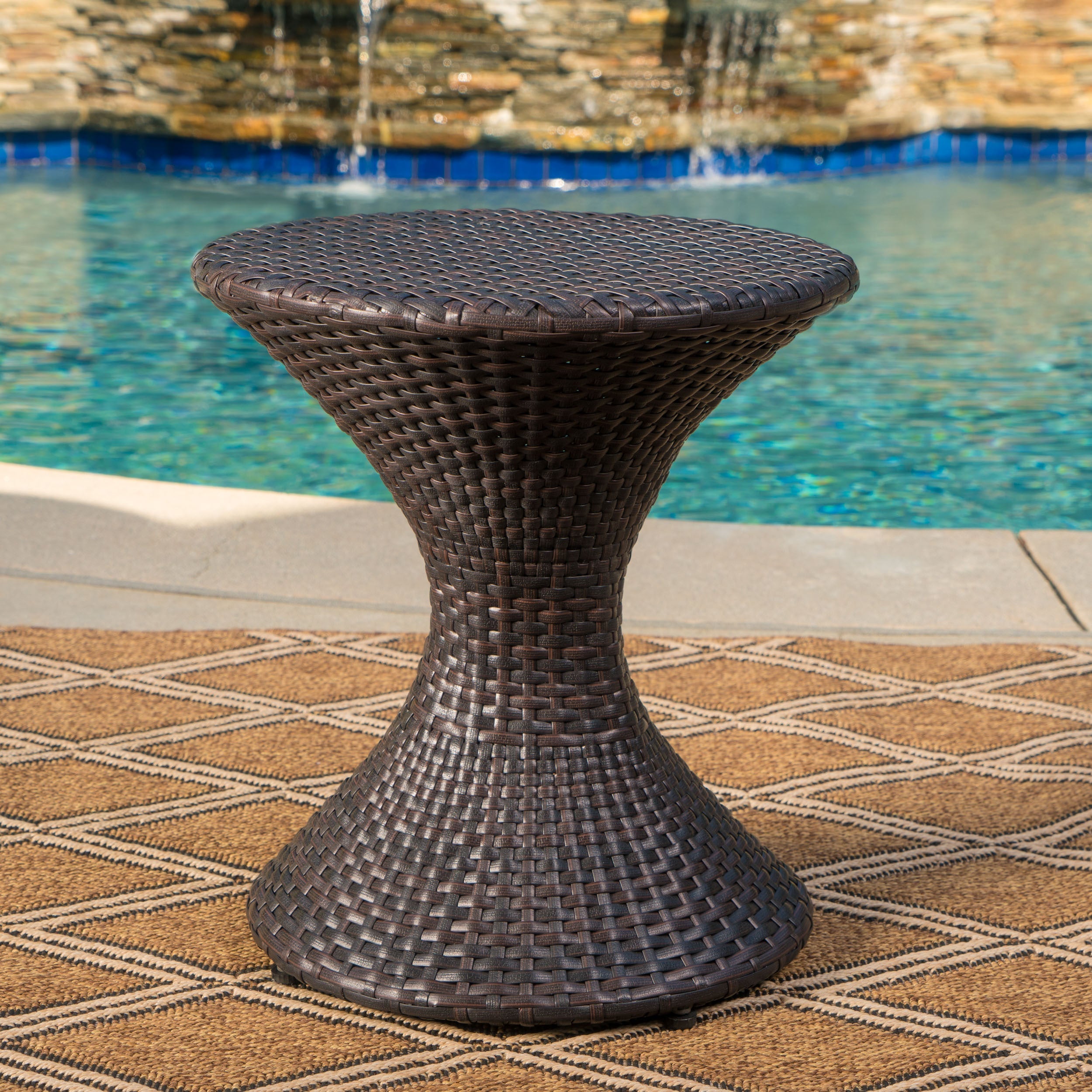 Highest-quality Wicker Hourglass-shaped Side Table, Brown Multi