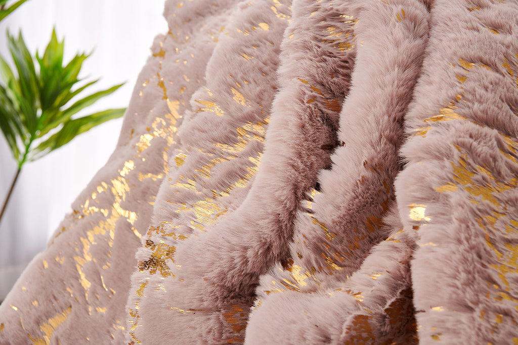 Luxury Chinchilla Faux Fur Gilded Dust Pink Throw Blanket (50' x 60')