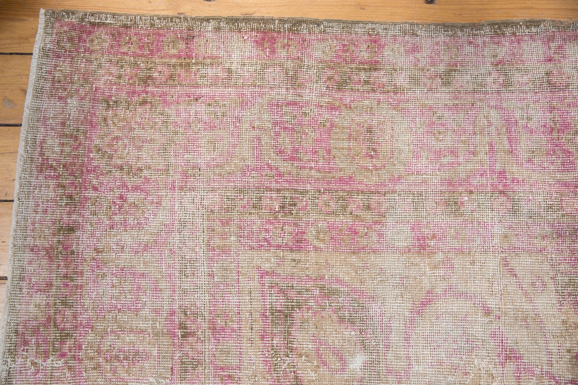 9.5x12.5 Vintage Distressed Sivas Carpet
