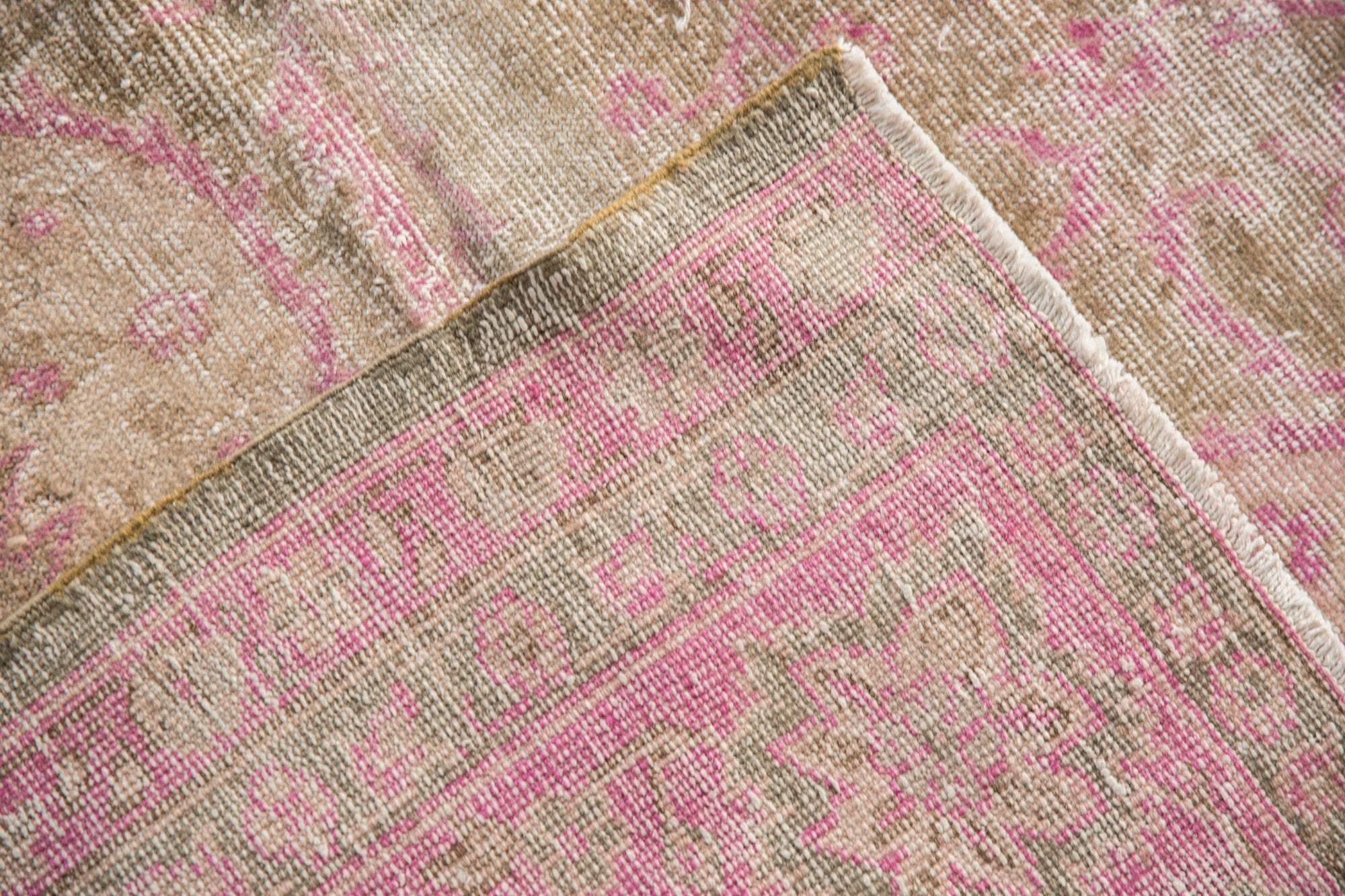 9.5x12.5 Vintage Distressed Sivas Carpet