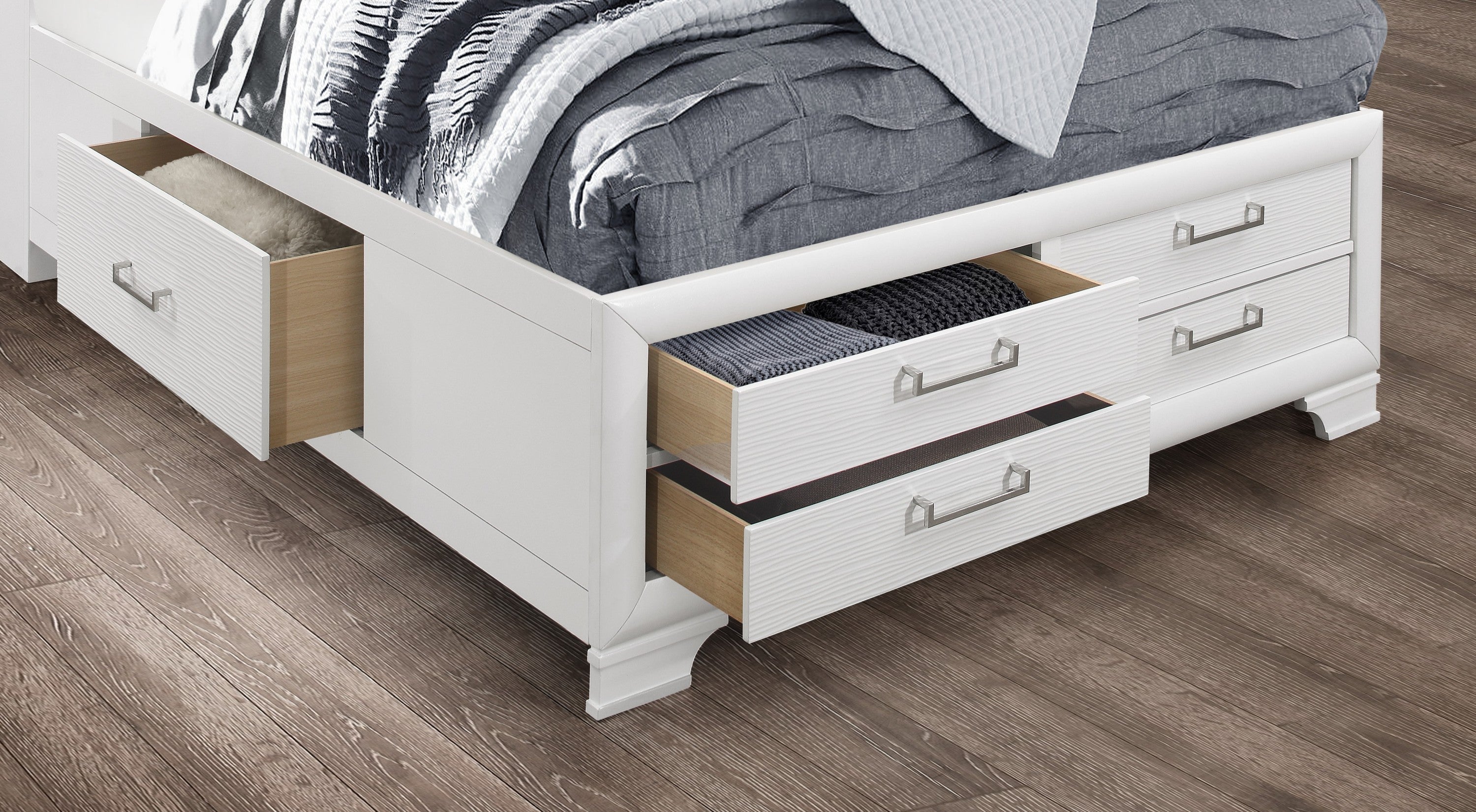 CIVIC WHITE QUEEN BED