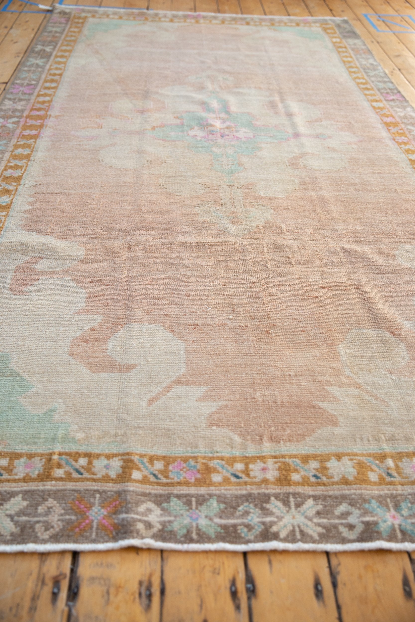 5.5x10.5 Vintage Distressed Kars Carpet