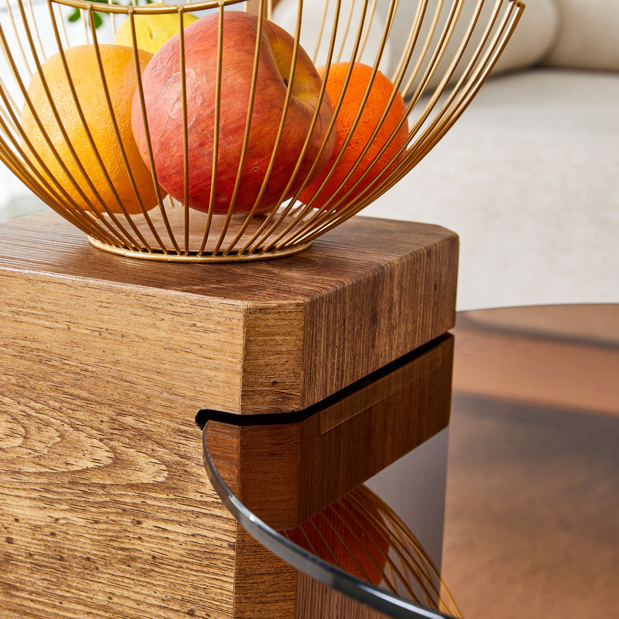 The detachable double-decker coffee table, the stylish design is more precious, and the detachable design can make the use of space more flexible and suitable for various scenes.