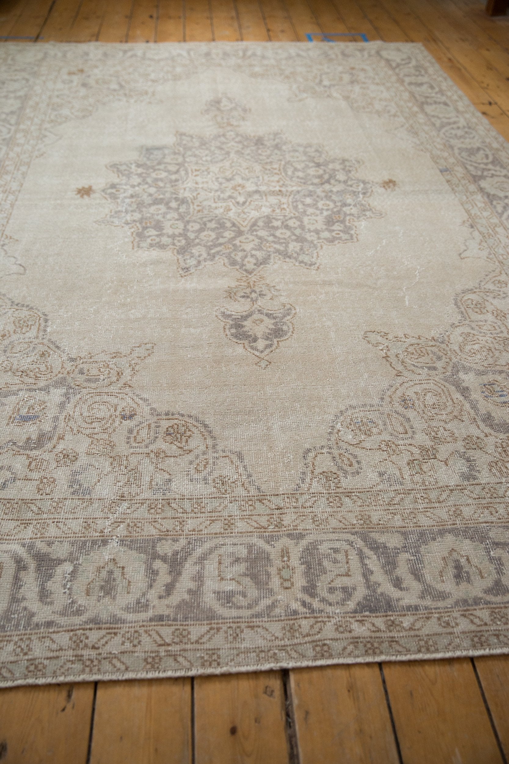 6.5x10 Vintage Distressed Sparta Carpet