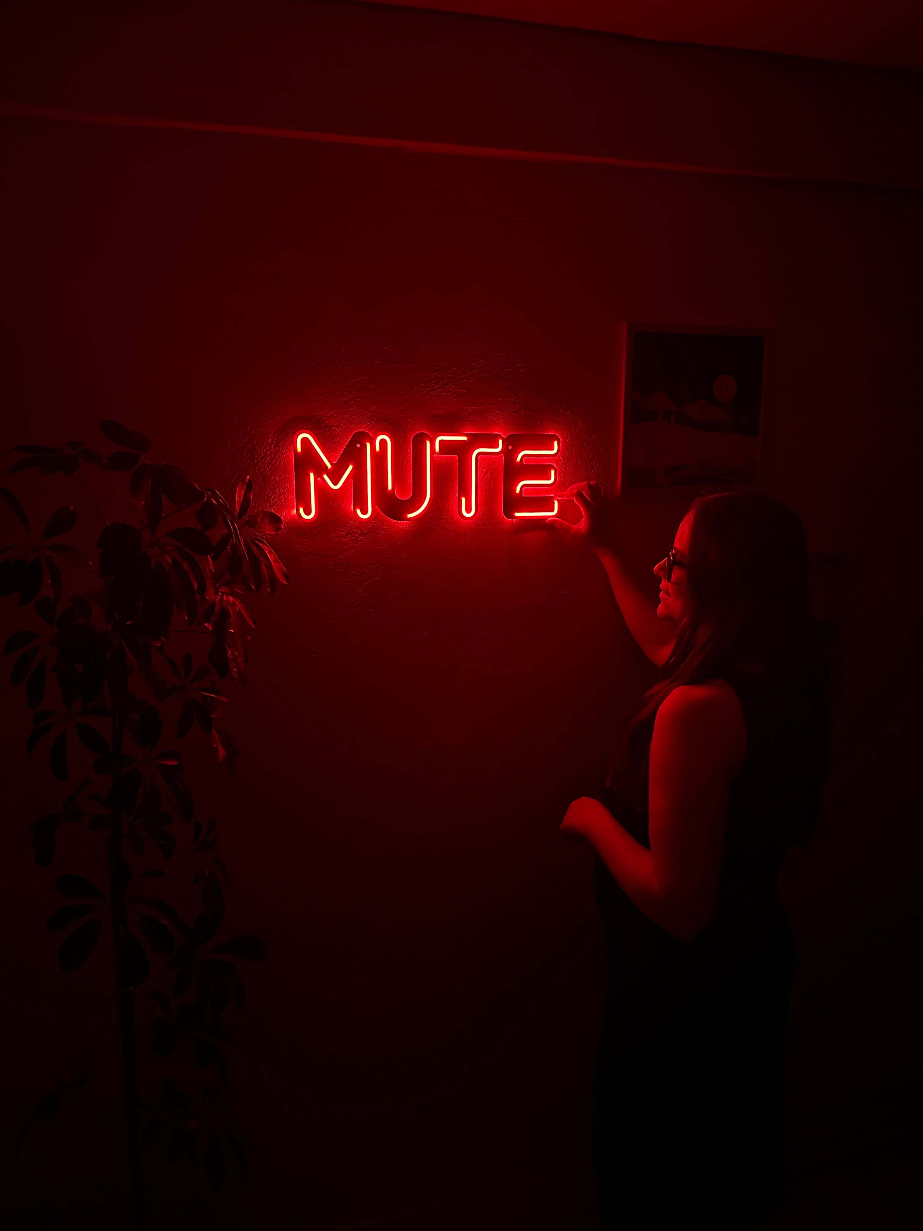 Mute Neon Metal Sign