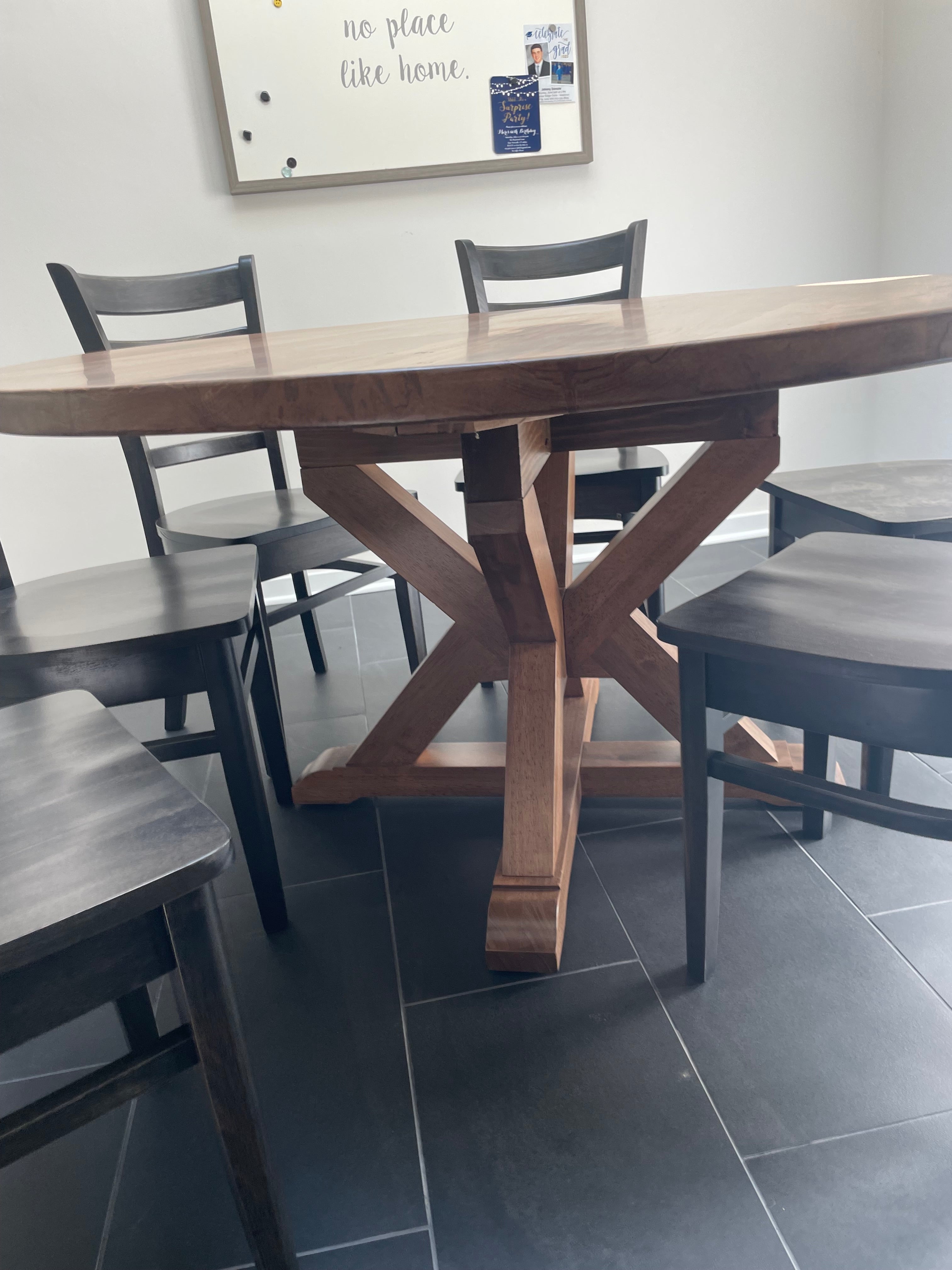 Canyon style round table