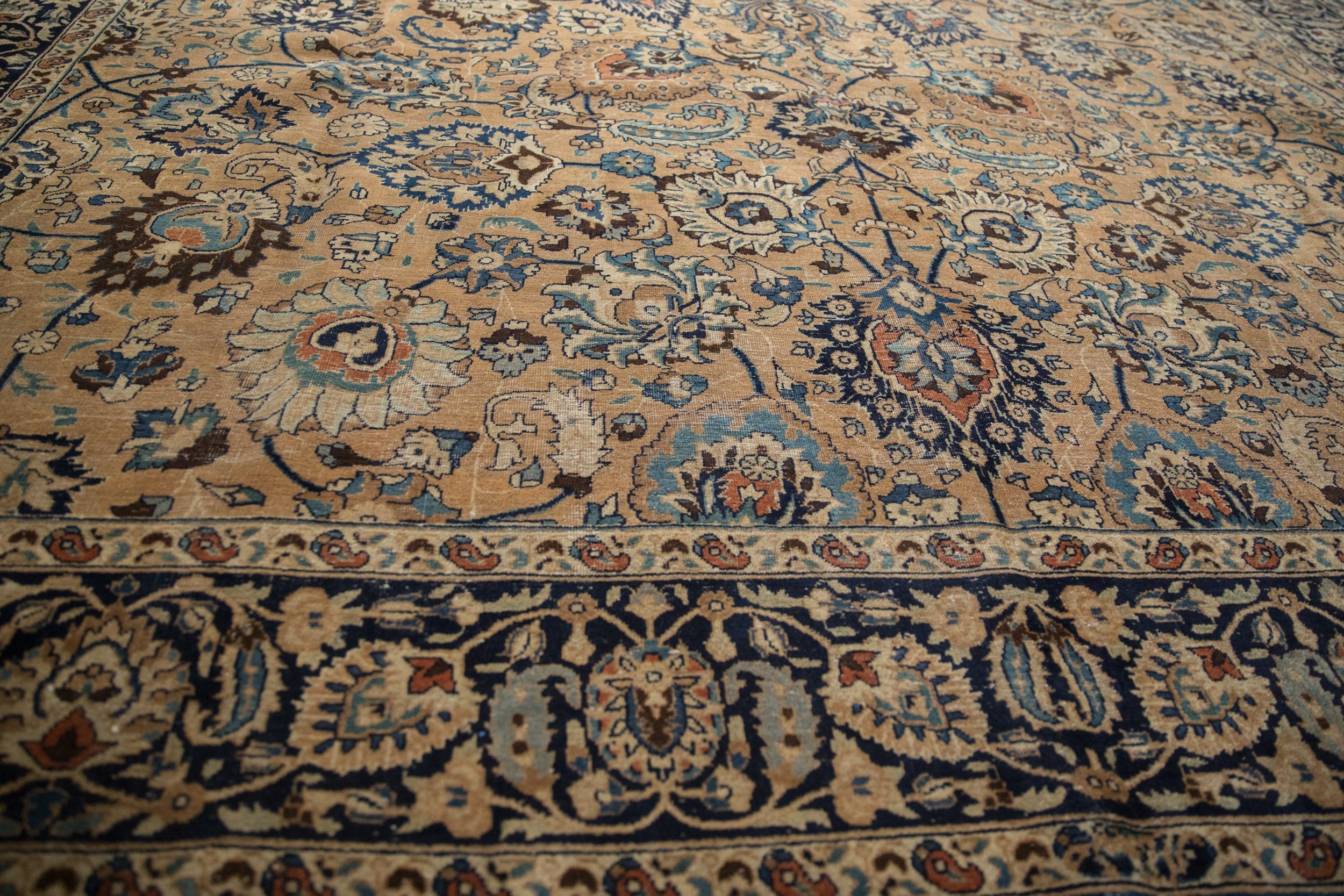 10.5x14 Vintage Meshed Carpet