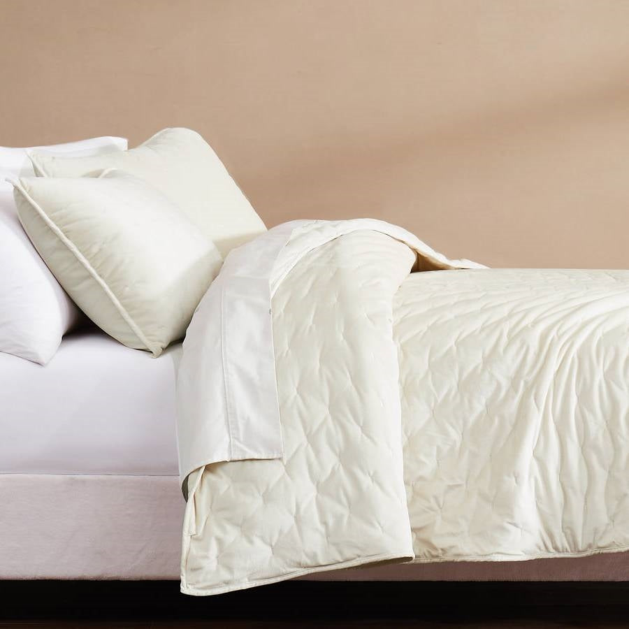 King/CAL King Size 3-Piece Cream Velvet Embroidered Super Soft Quilt Set
