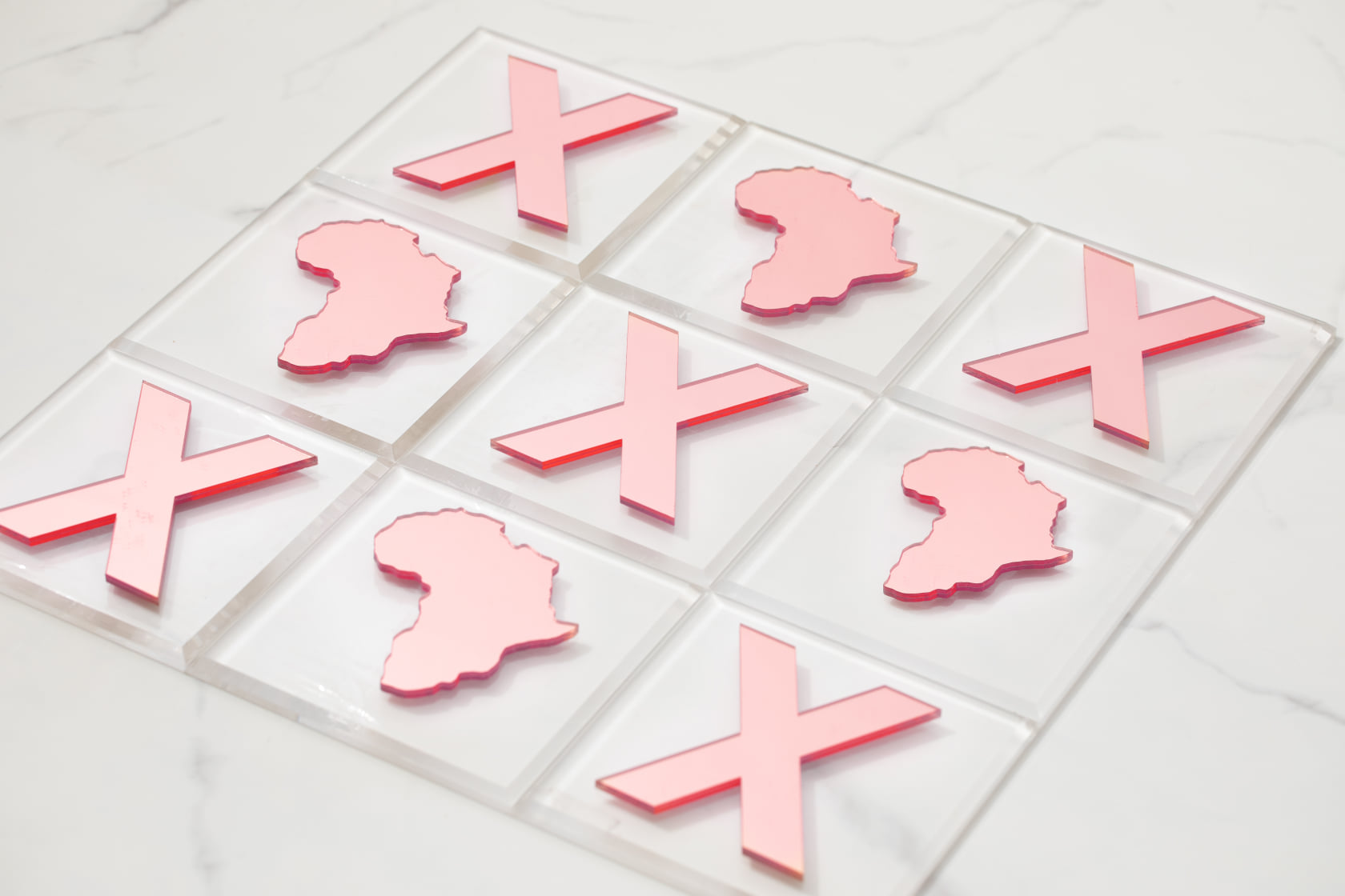 Africa Luxury Tic Tac Toe Game Board – Acrylic Coffee Table Décor