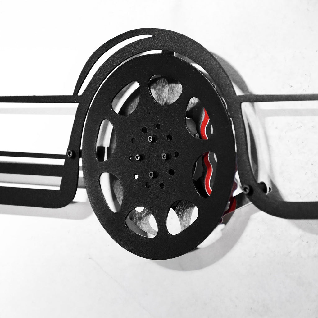 Mercedes W124 Wall Art – Classic Steel Silhouette with Spinning Wheels-KAFMEKA035