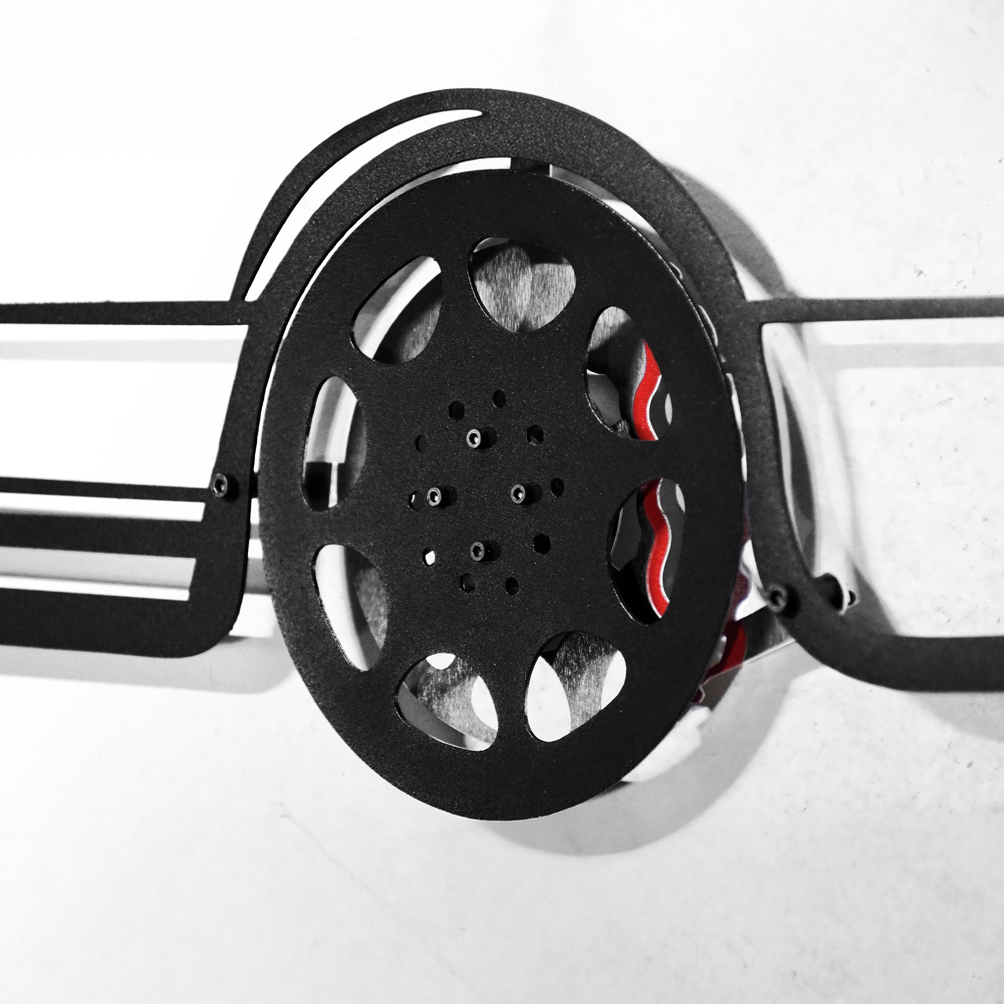 Mercedes W124 Wall Art – Classic Steel Silhouette with Spinning Wheels-KAFMEKA035