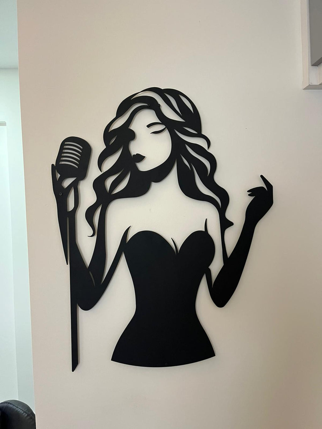 Jazz Singer Silhouette Metal Wall Art - Elegant Female Vocalist Decor - KAF355