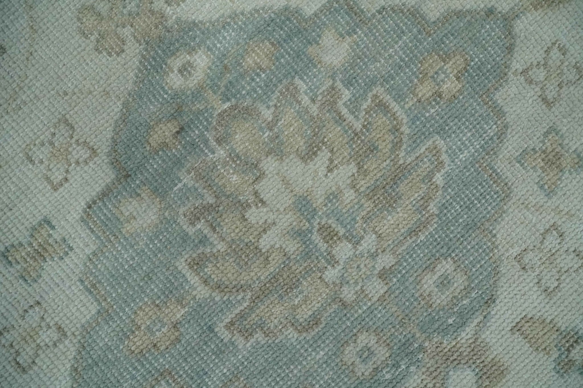 Antique Design Medallion Earthy Ivory and Camel 8x10 wool Area Rug