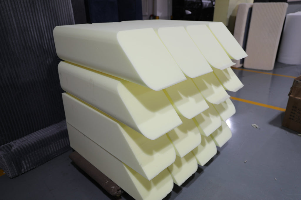 Four seater combination sofa, sofa bed, made of high-density sponge and soft linen fabric, with multiple combination methods (beige)