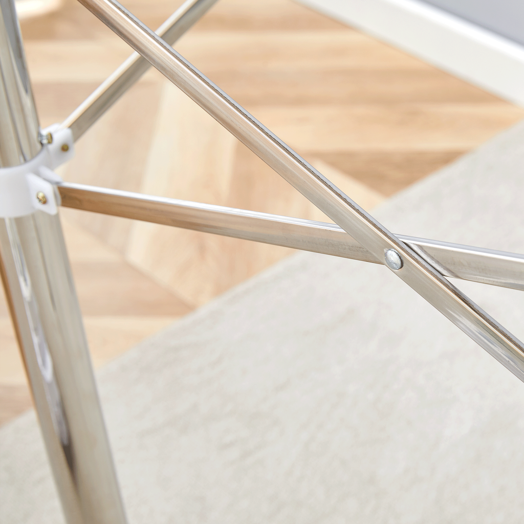Elegant Expandable Square Glass Table - 36' Clear Tempered Glass, Silver Metal Legs.Telescopic metal legs, transparent square glass tabletop, suction cup attachment connection.