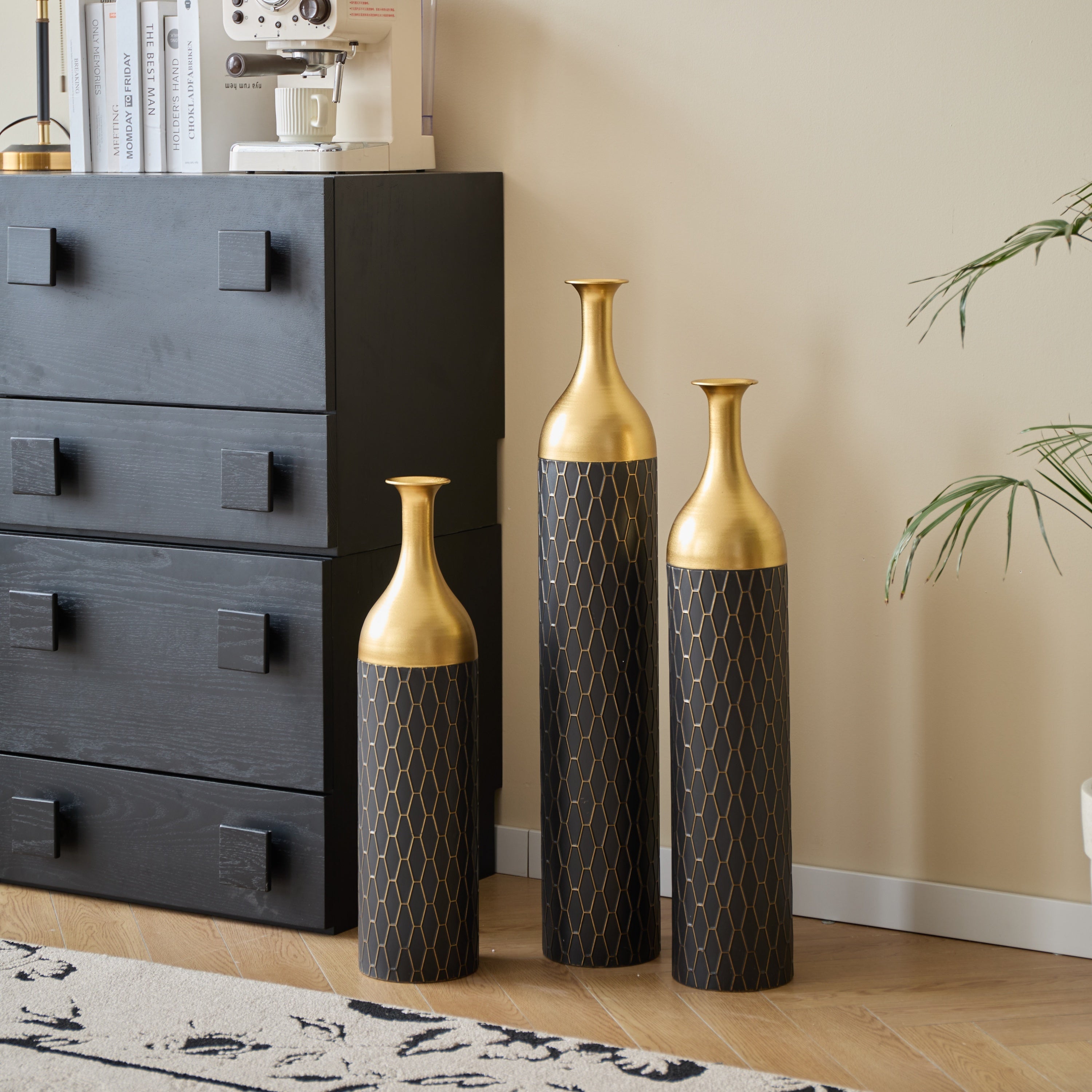 Elegant Floor Vase Set – Gold & Black Metal Decorative Vases – 3-Piece Set for Floral Display, Wedding & Gift Décor