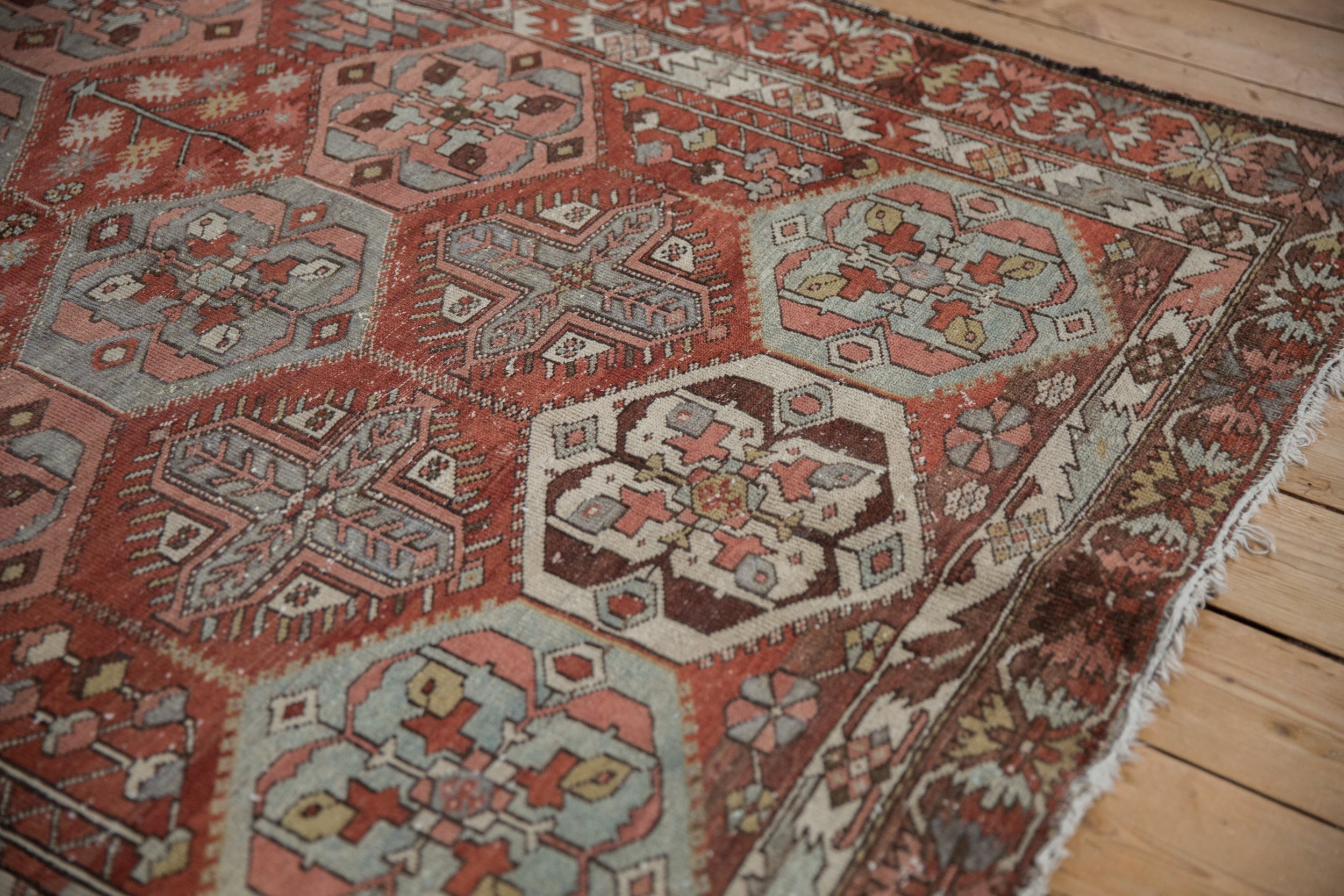 4.5x6.5 Vintage Distressed Baktiari Rug