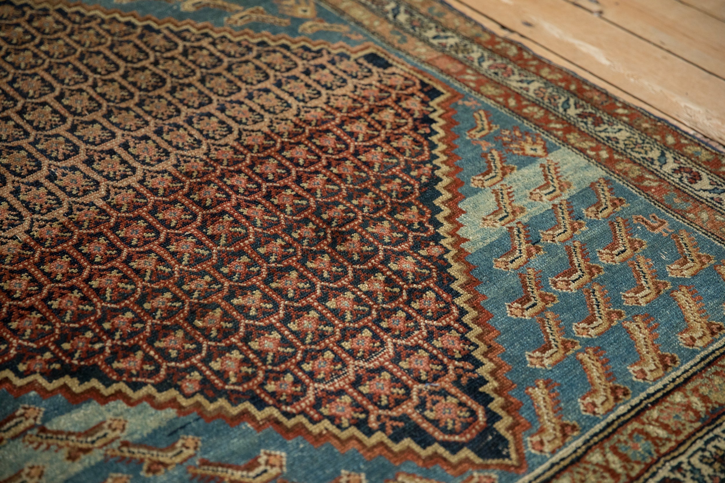 4x5.5 Antique Distressed Hamadan Rug