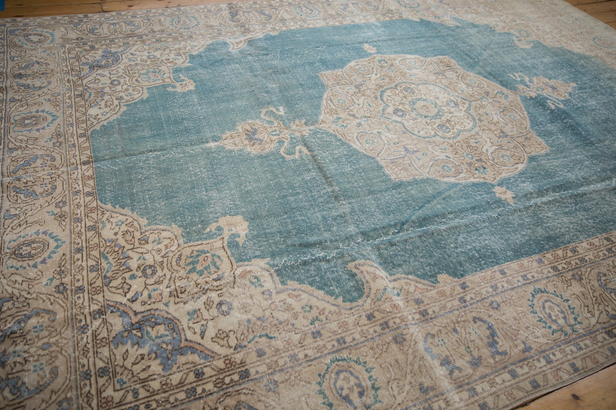 8x12 Vintage Distressed Sivas Carpet
