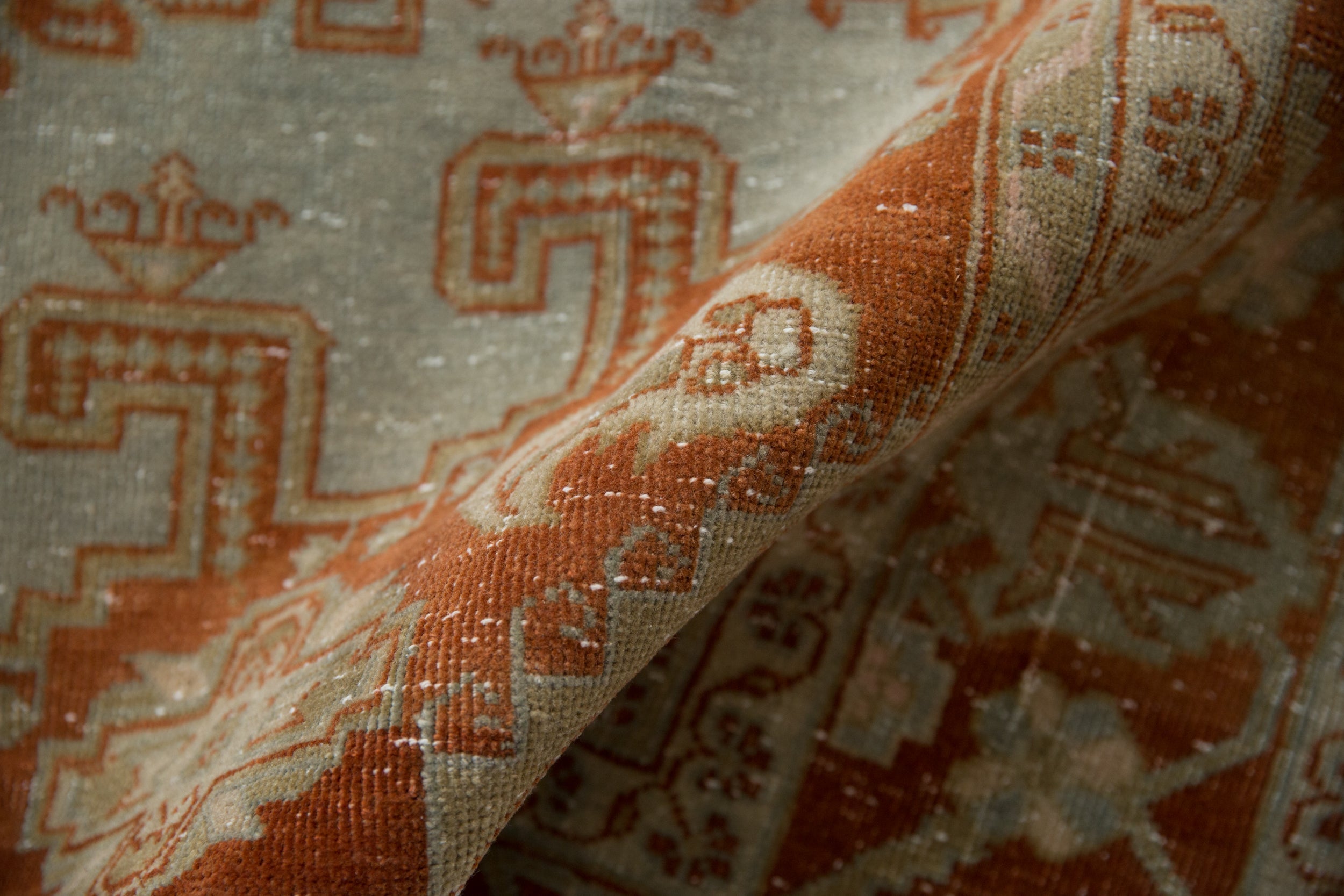 7.5x9.5 Vintage Distressed Veece Carpet