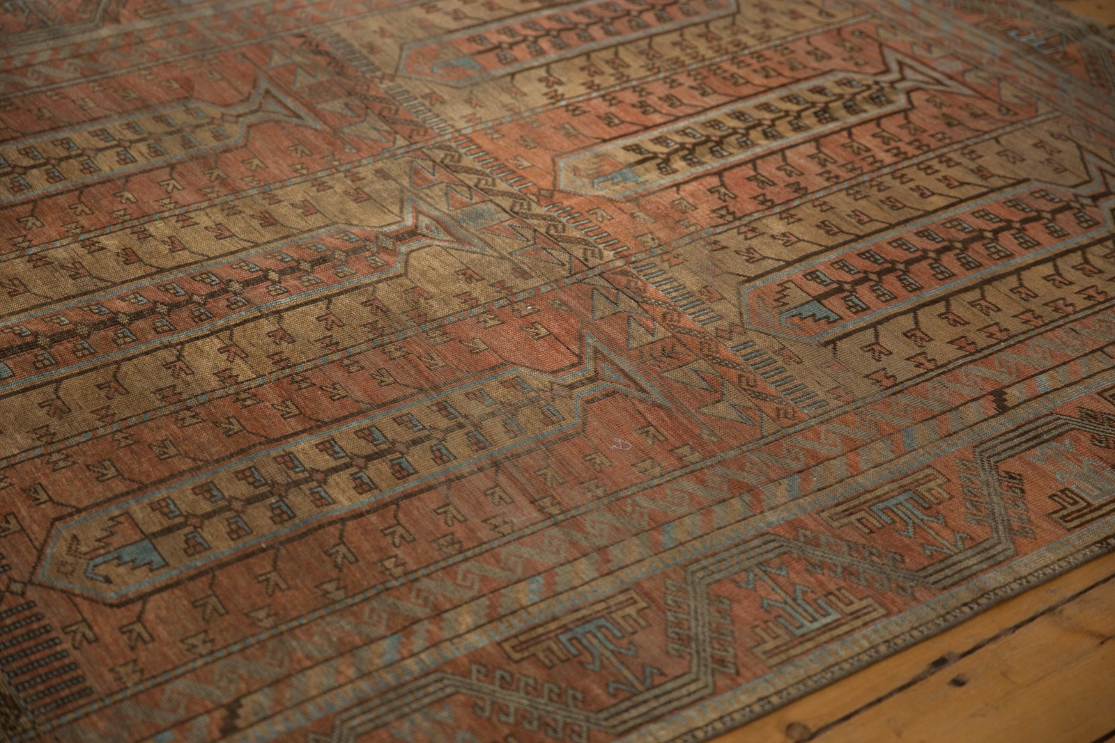 5.5x10 Vintage Distressed Belouch Carpet
