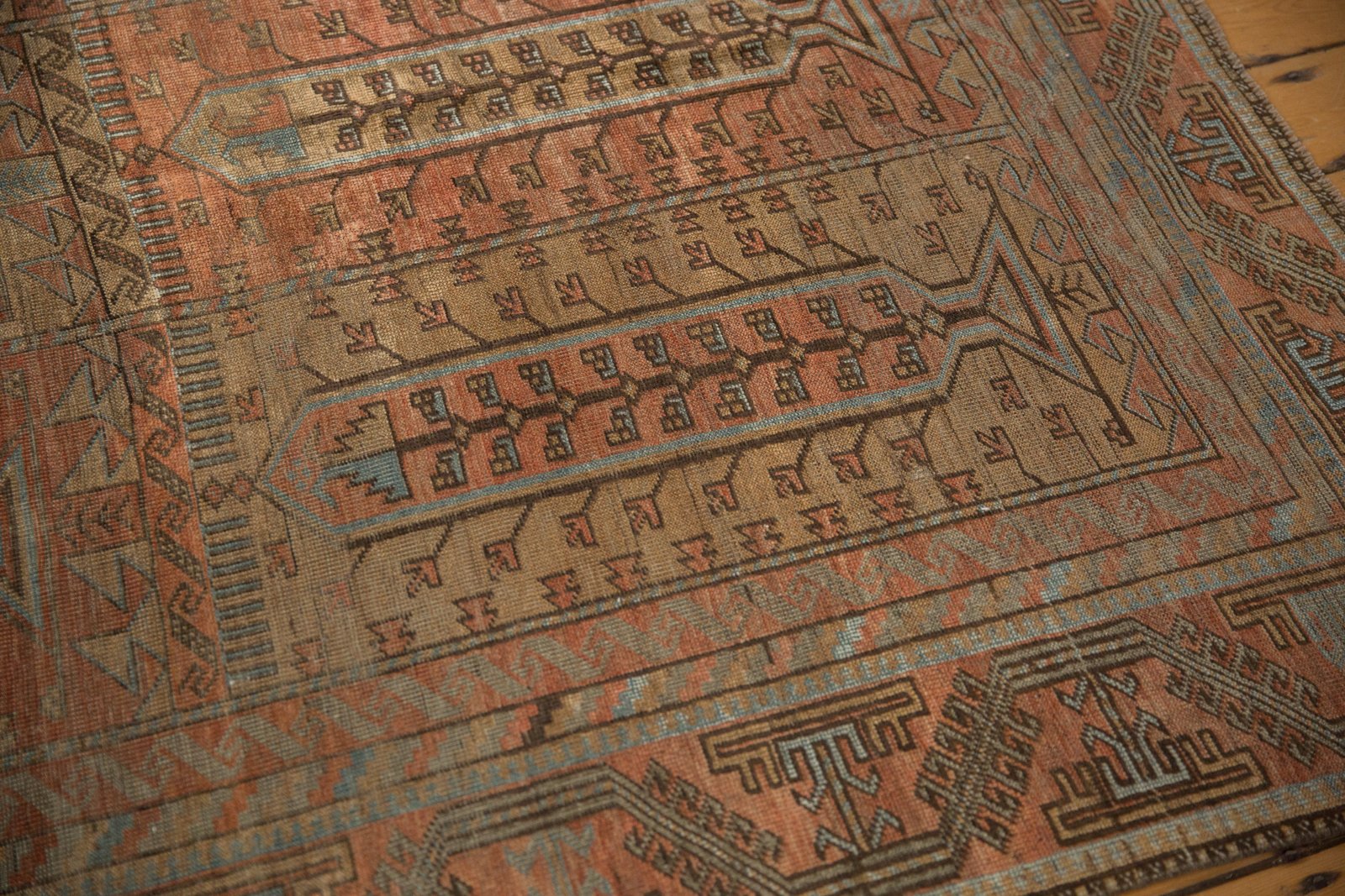 5.5x10 Vintage Distressed Belouch Carpet