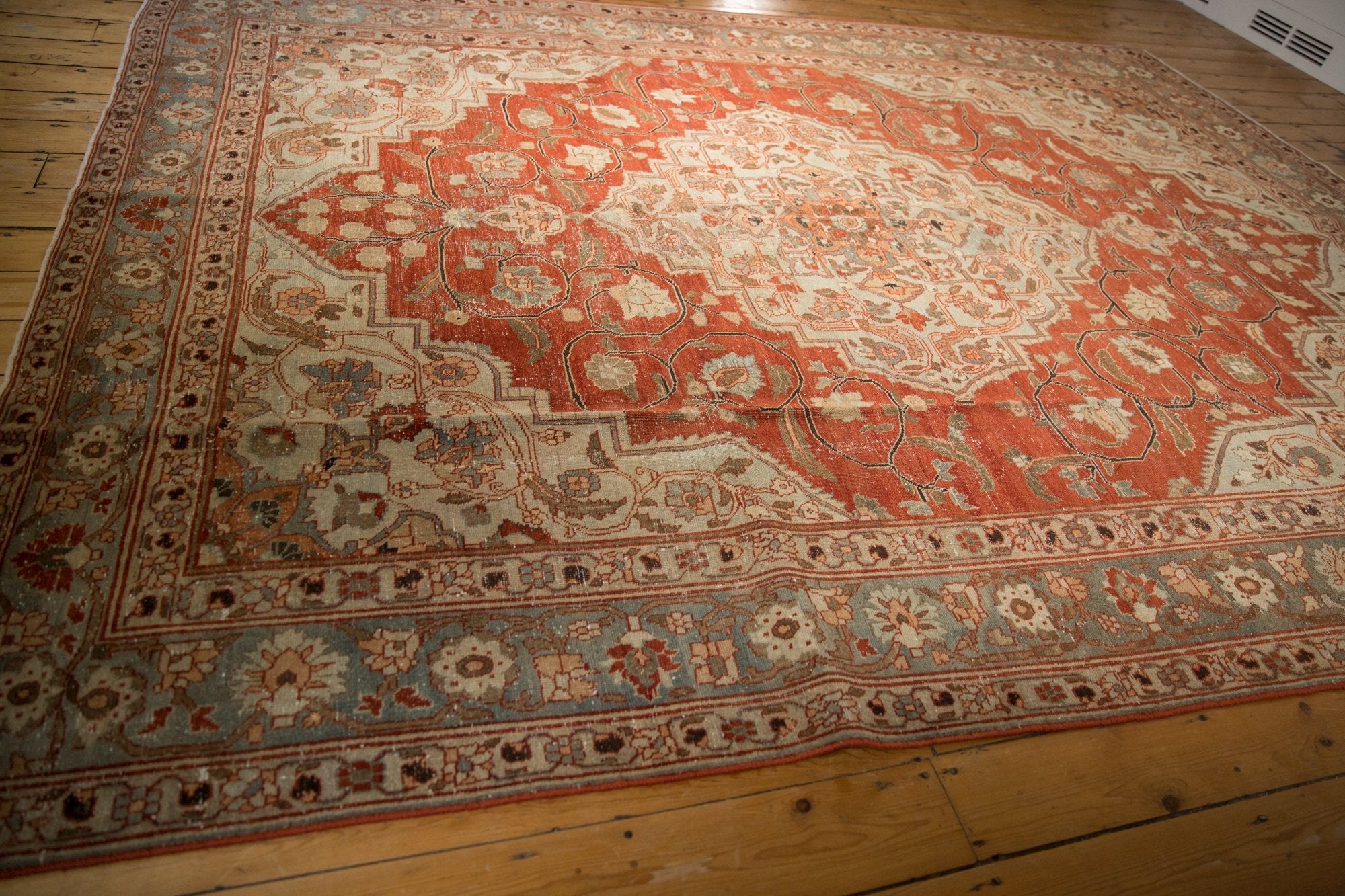 9x11.5 Vintage Distressed Khoy Carpet