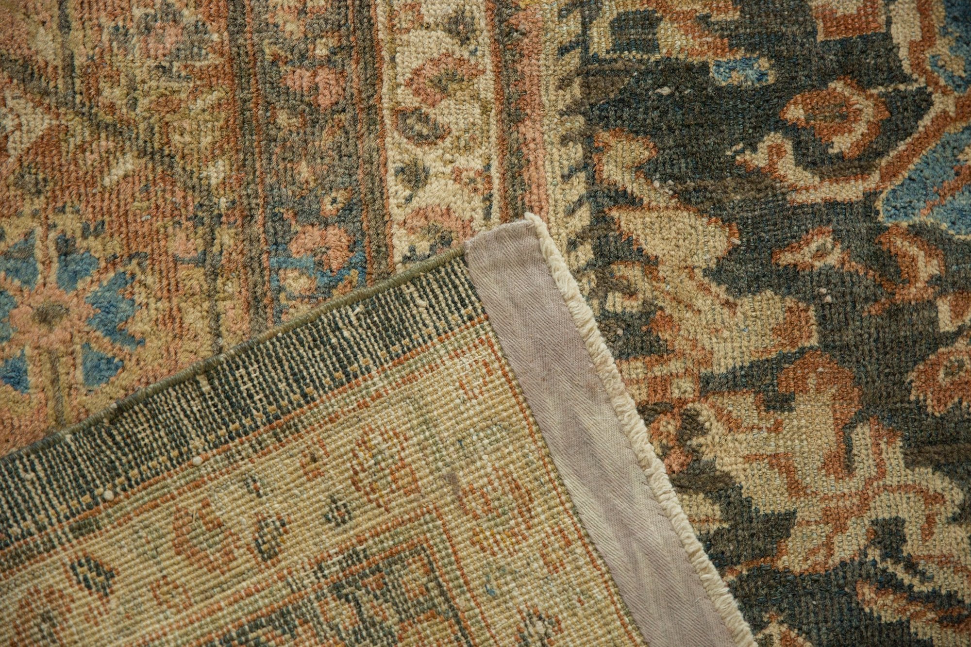 11x15.5 Vintage Distressed Mahal Carpet
