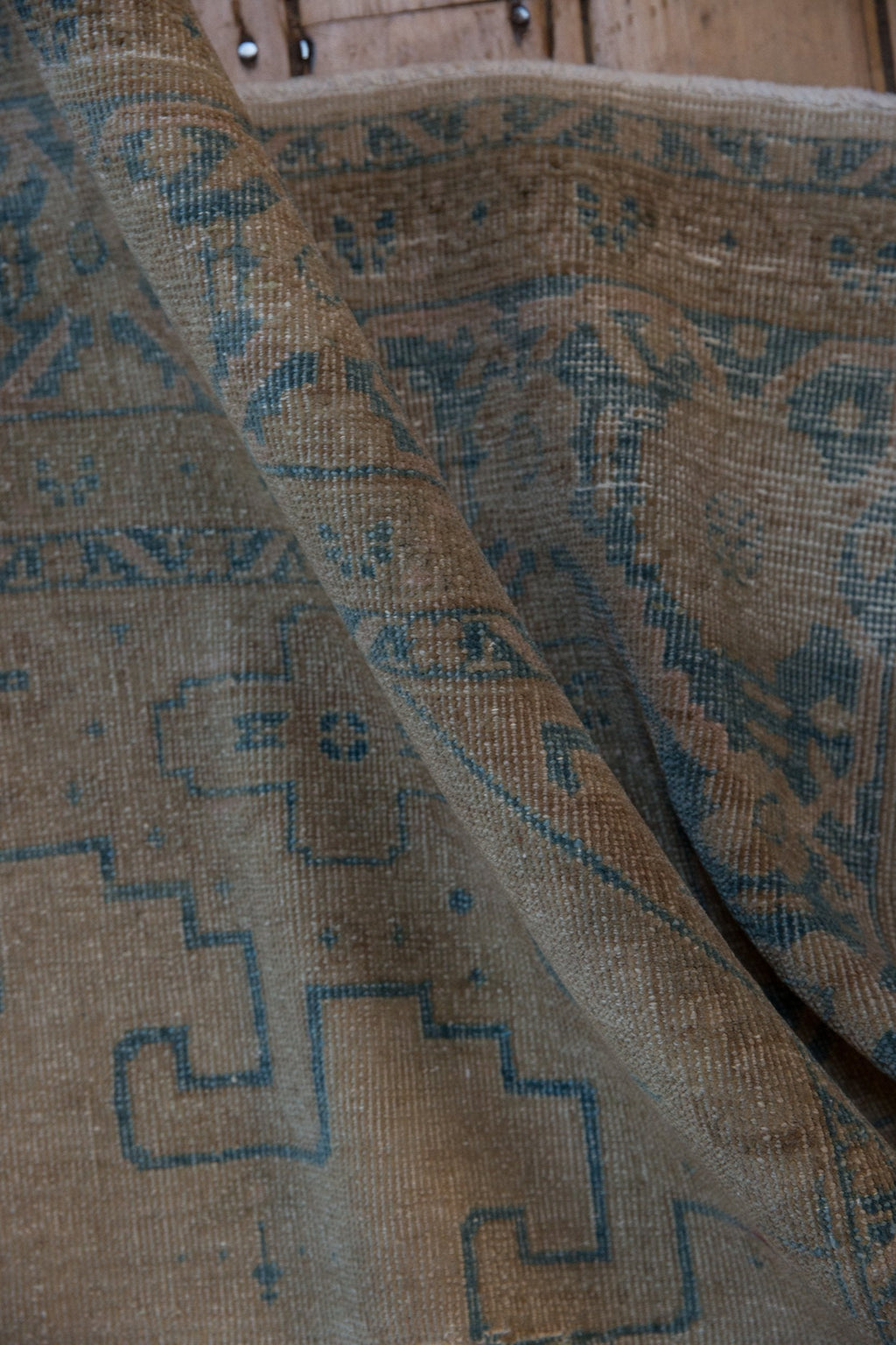 7x10.5 Vintage Distressed Veece Carpet