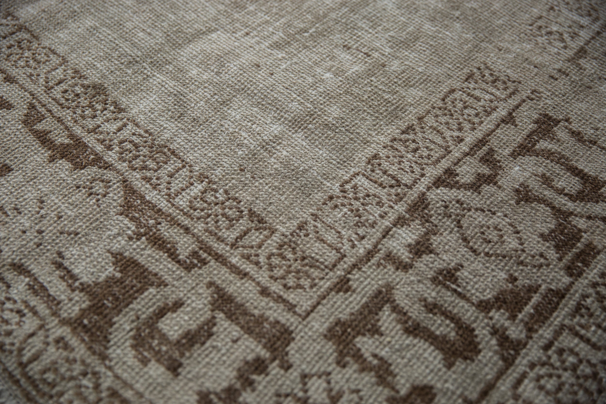 8.5x11.5 Vintage Distressed Oushak Carpet