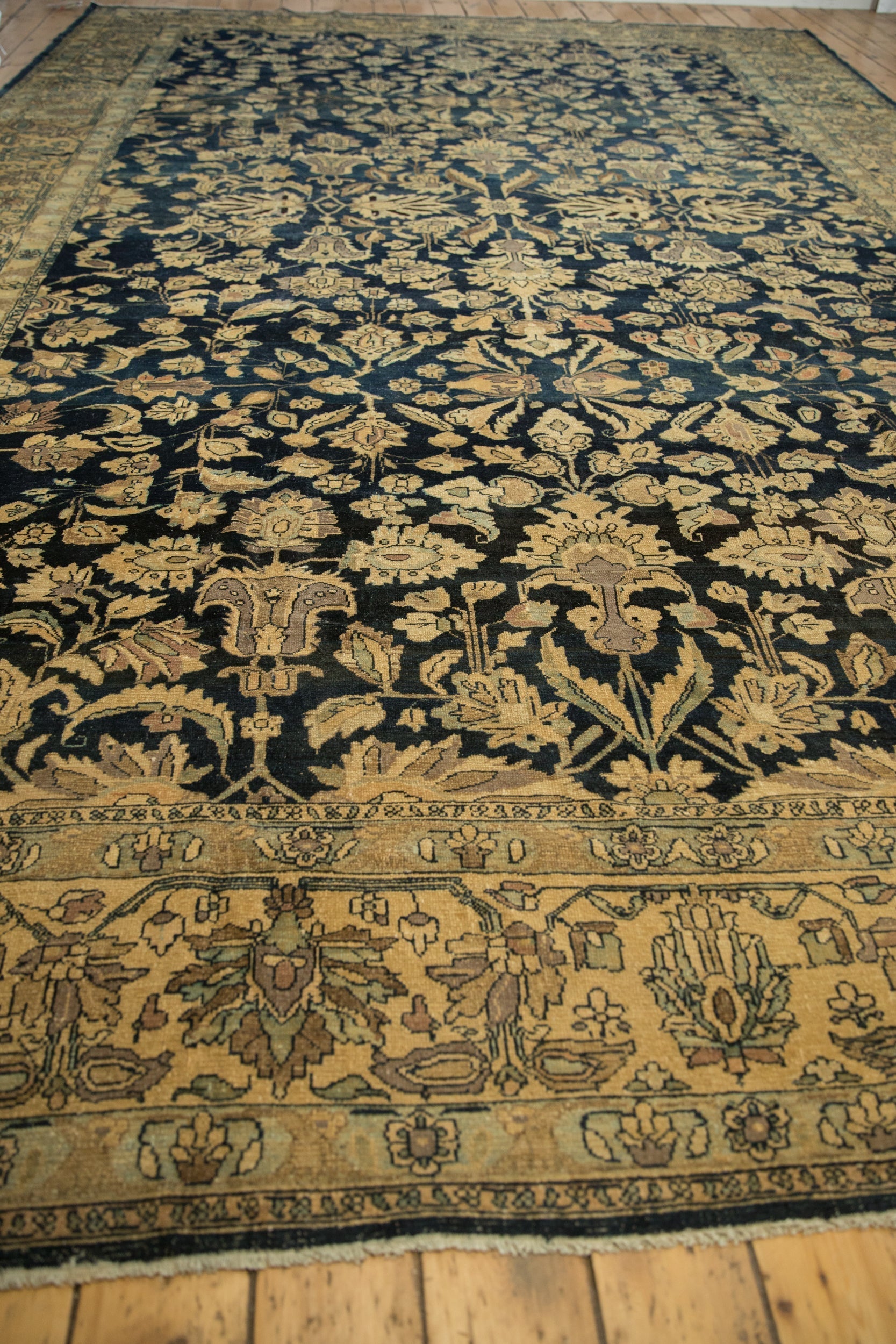 10.5x16.5 Vintage Distressed Tea Washed Lilihan Carpet